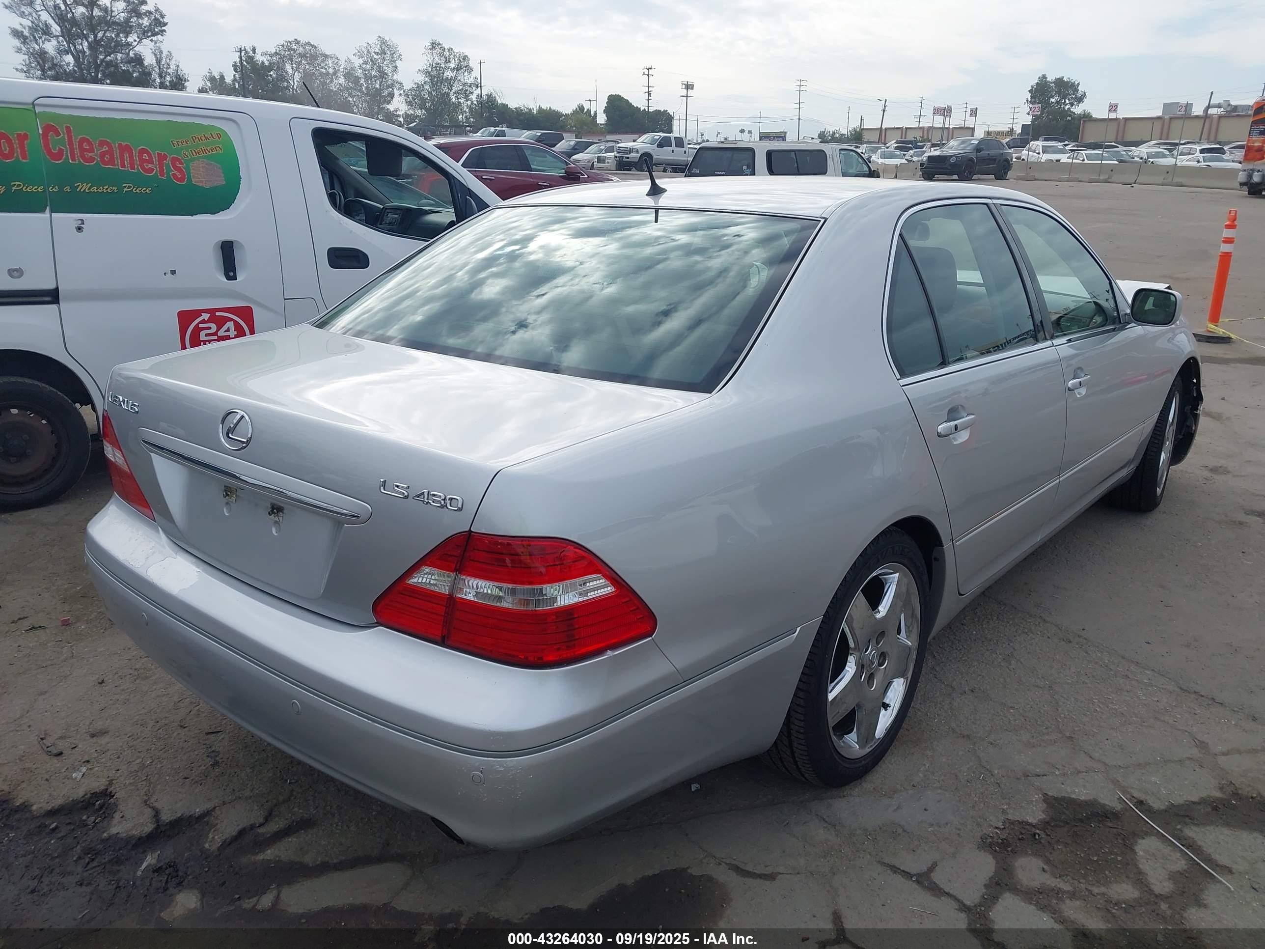 LEXUS LS image 4