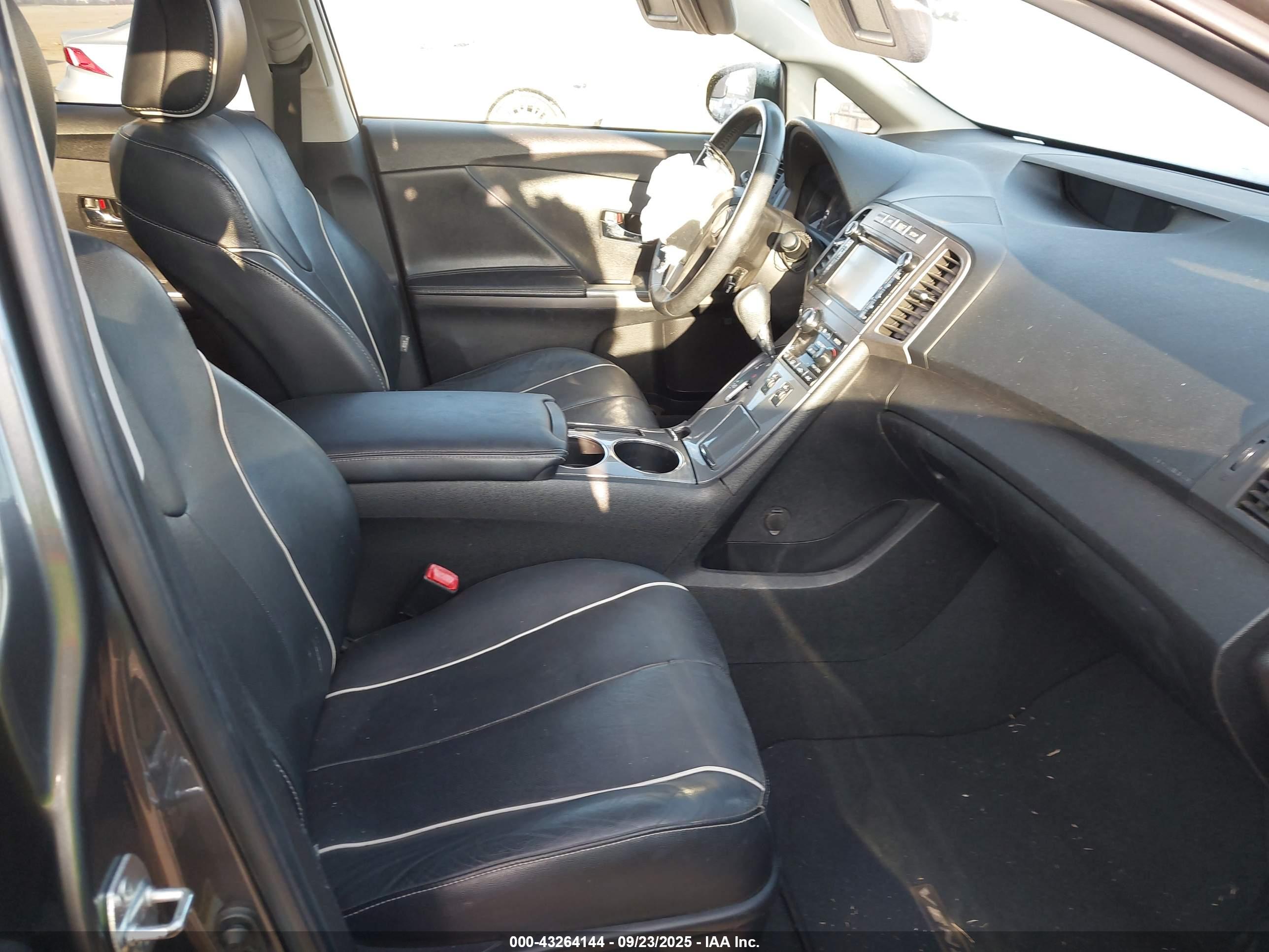 TOYOTA VENZA image 5