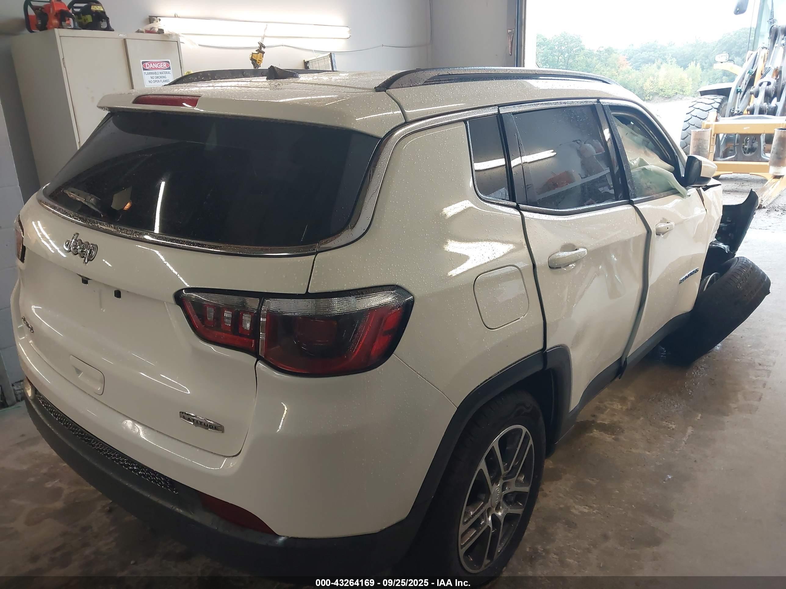 JEEP COMPASS image 4