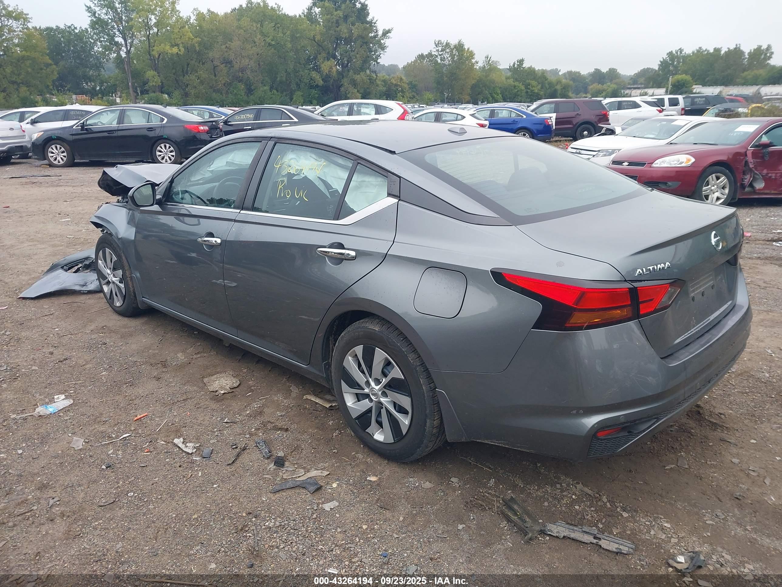 NISSAN ALTIMA image 3