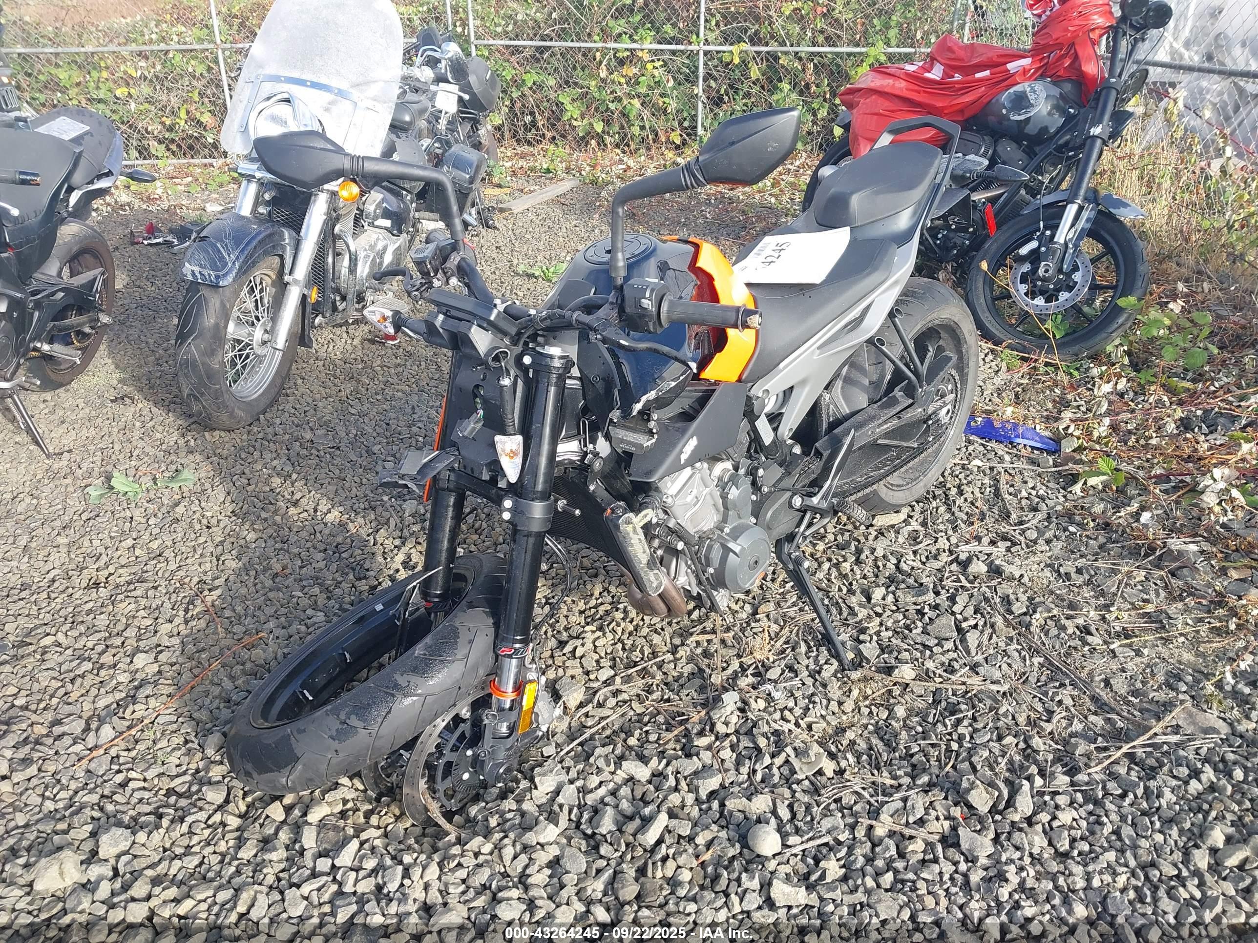 KTM 790 image 2