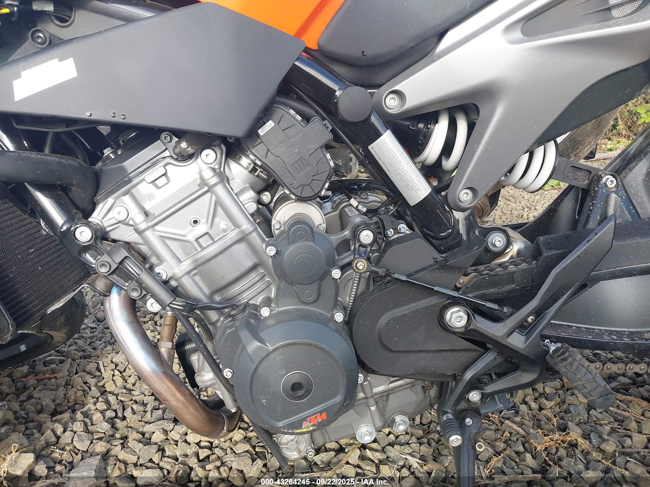 KTM 790 image 9