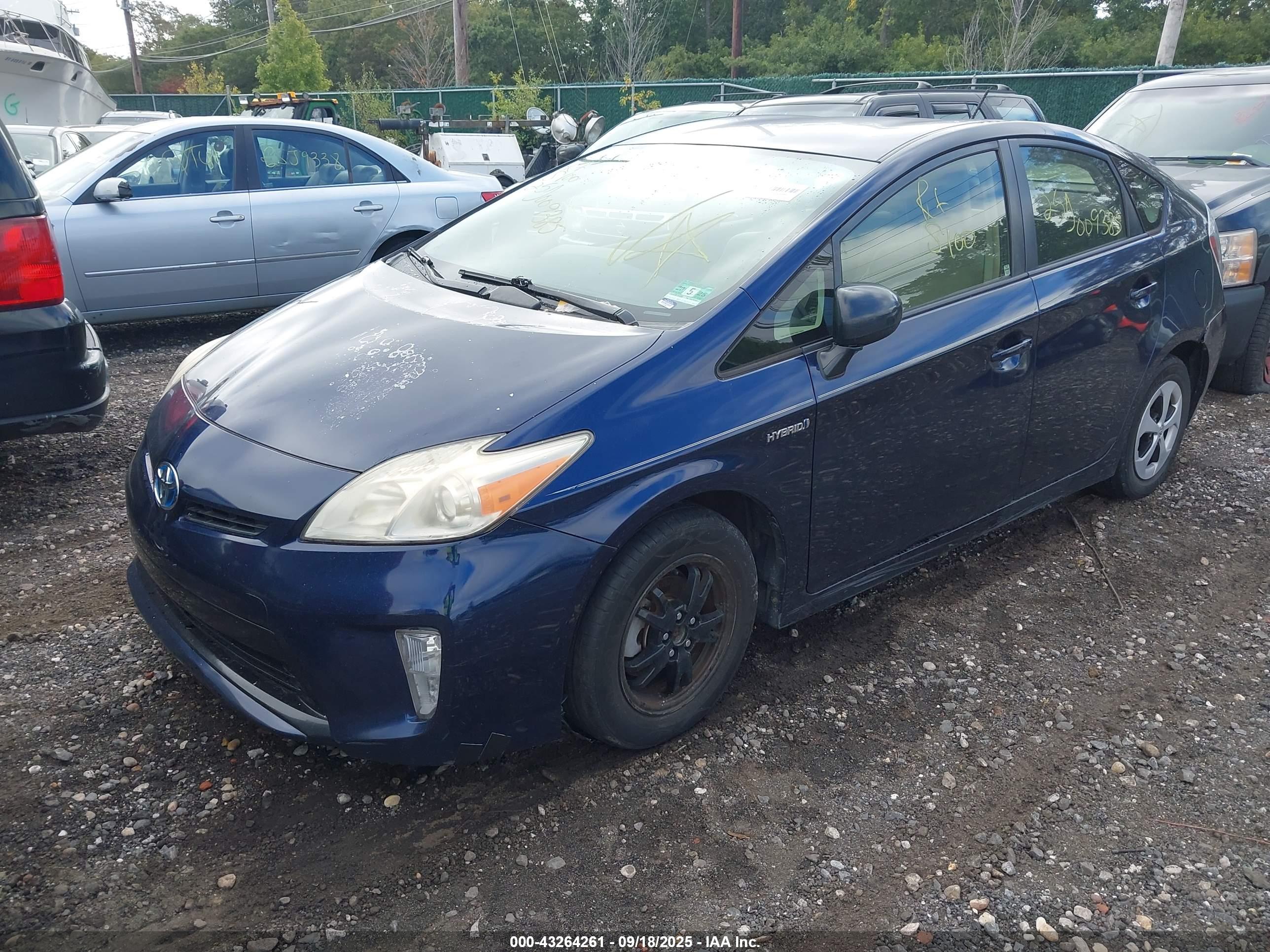 TOYOTA PRIUS image 2