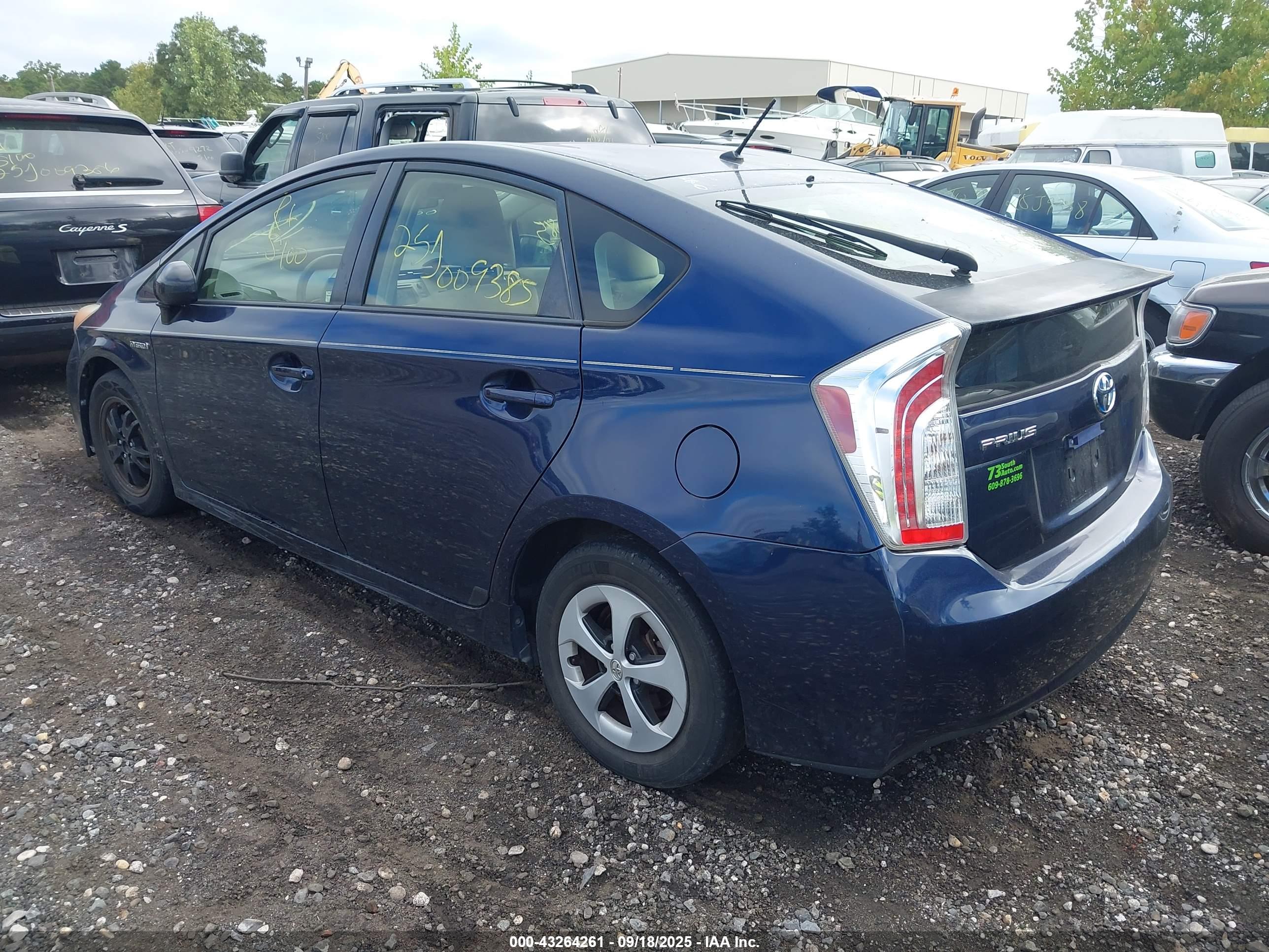 TOYOTA PRIUS image 3