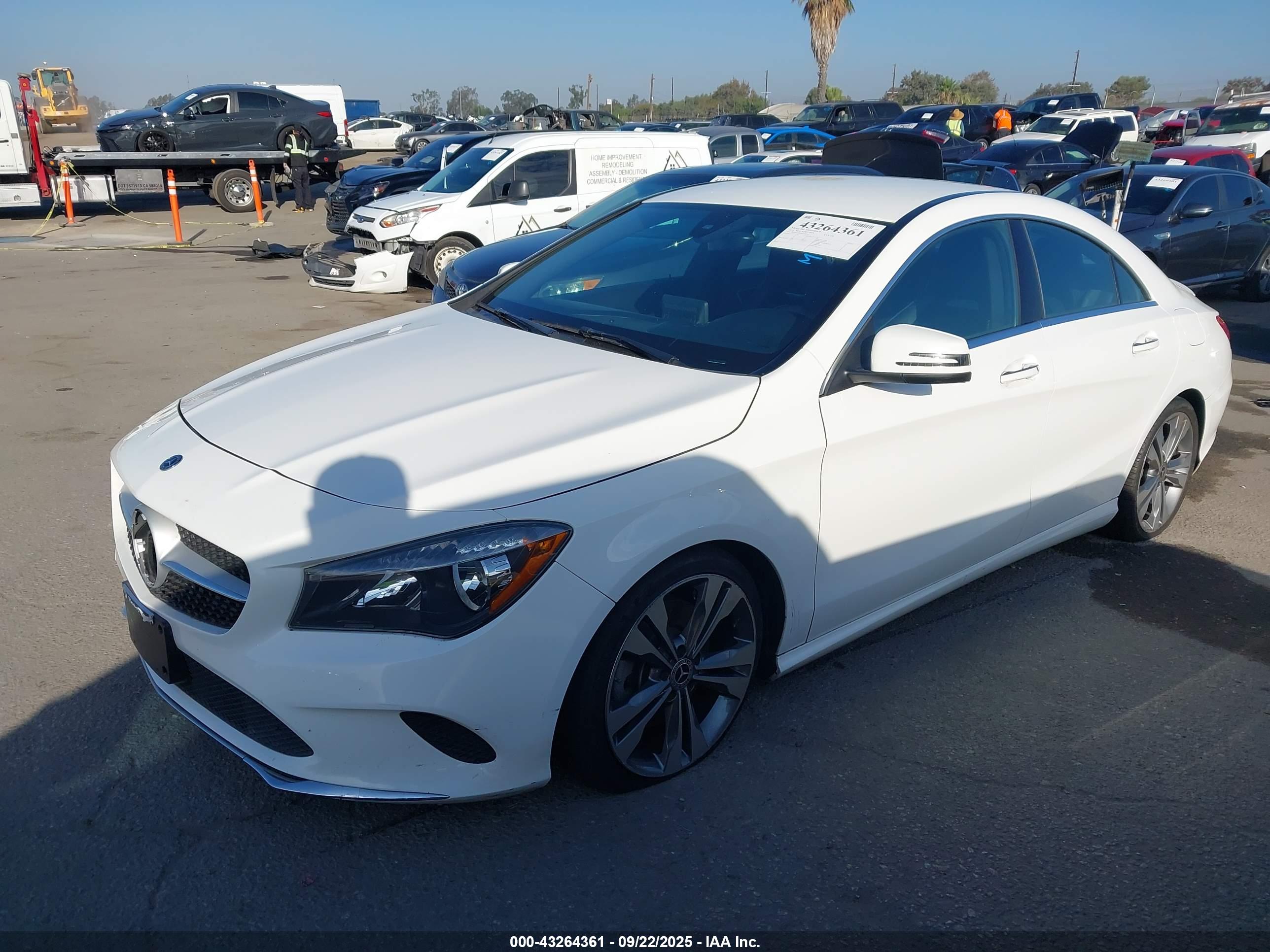 MERCEDES-BENZ CLA image 2