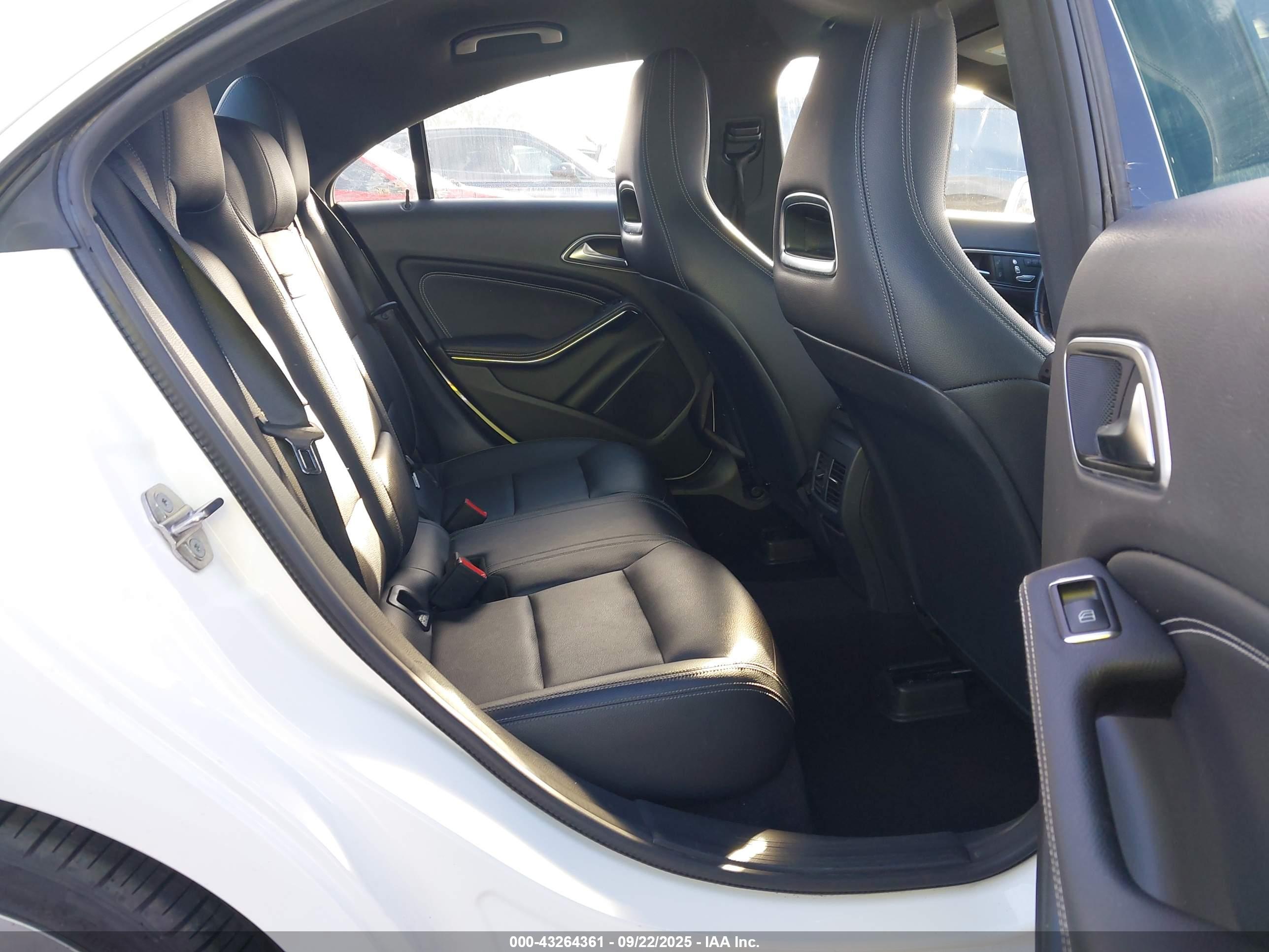 MERCEDES-BENZ CLA image 8