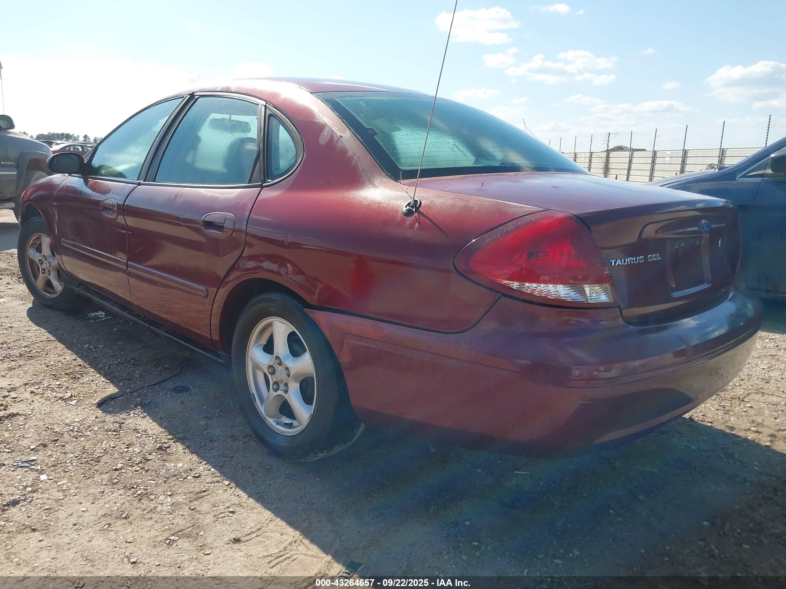 FORD TAURUS image 3