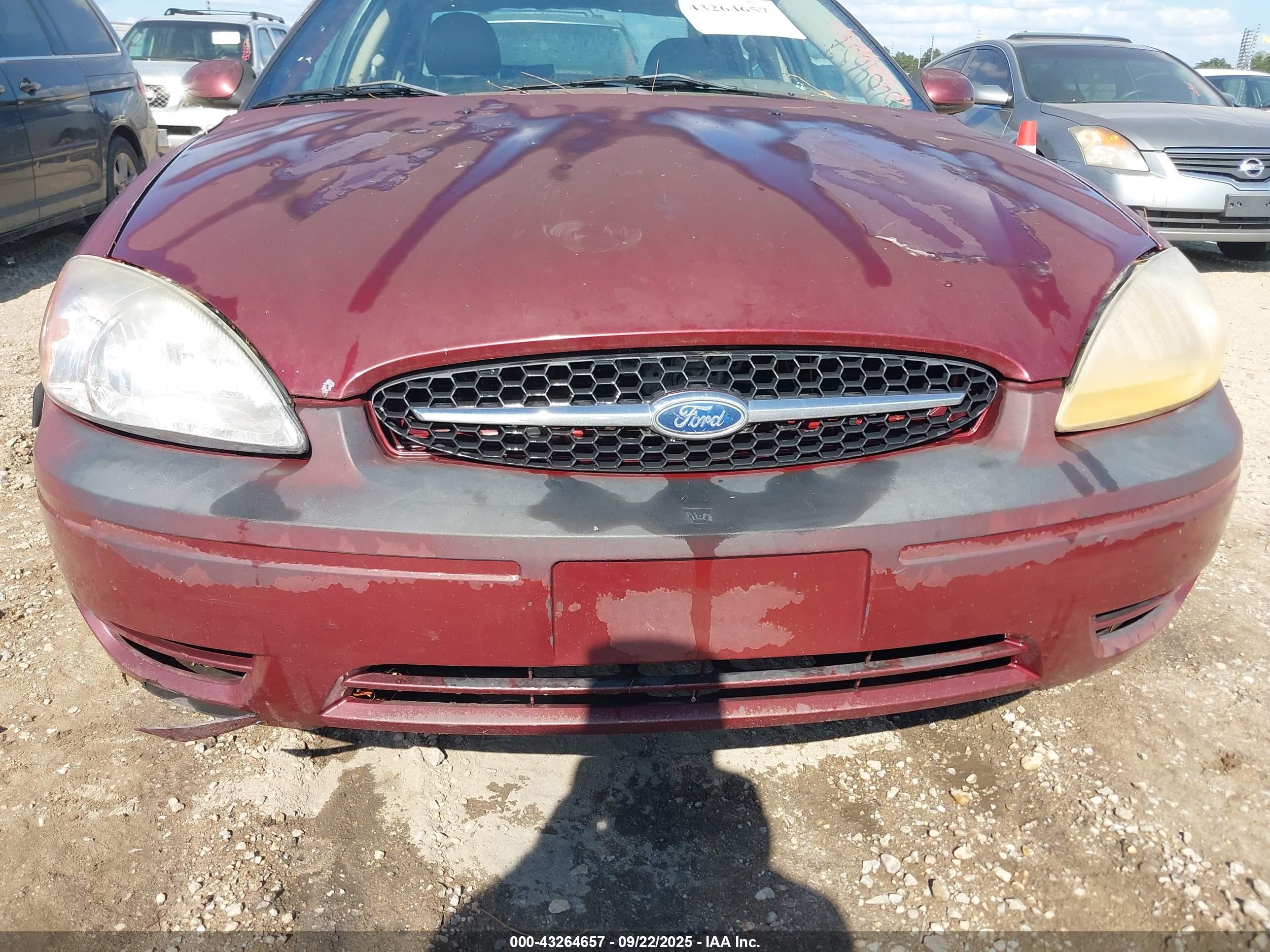 FORD TAURUS image 6
