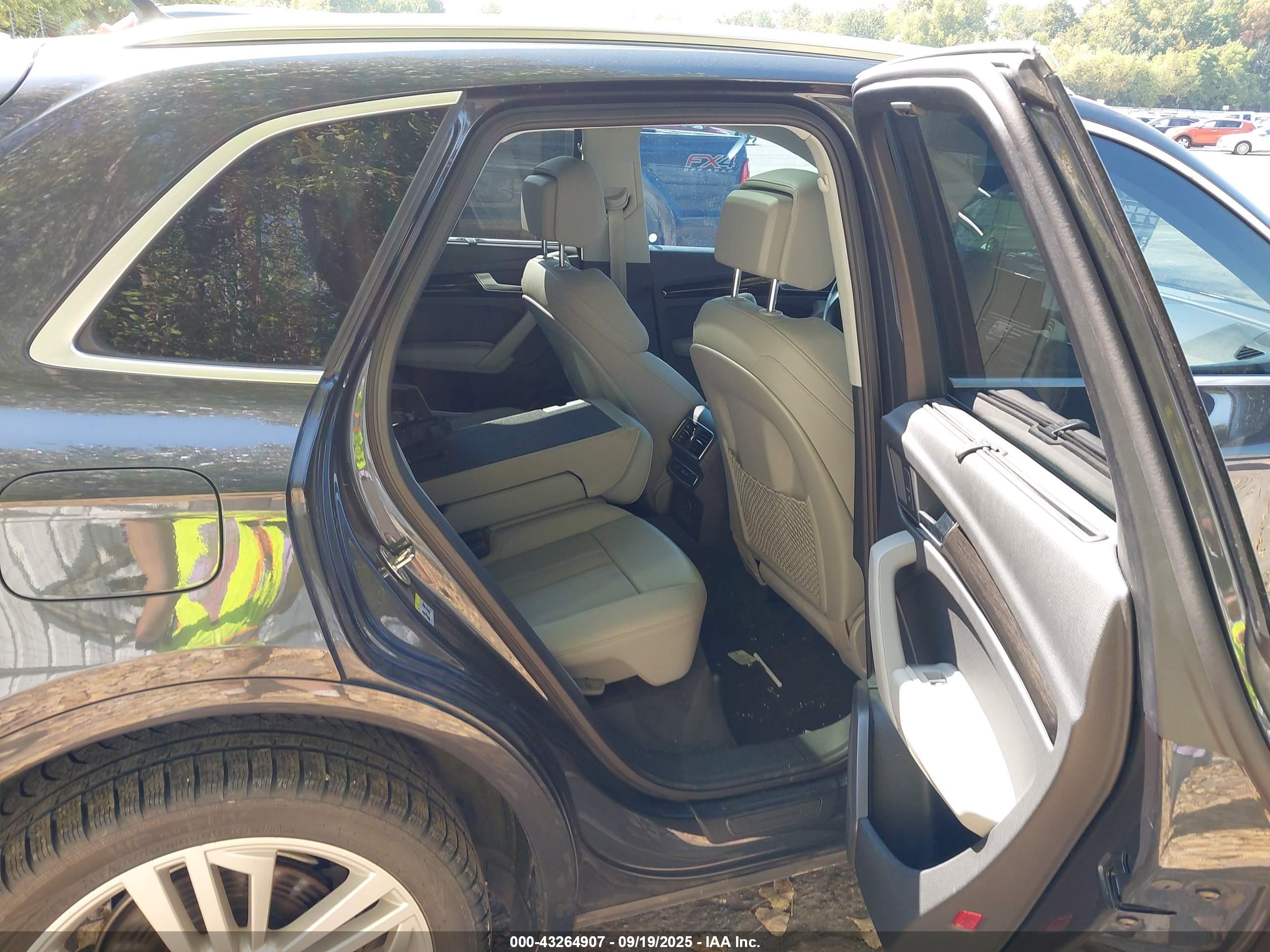 AUDI Q5 image 8