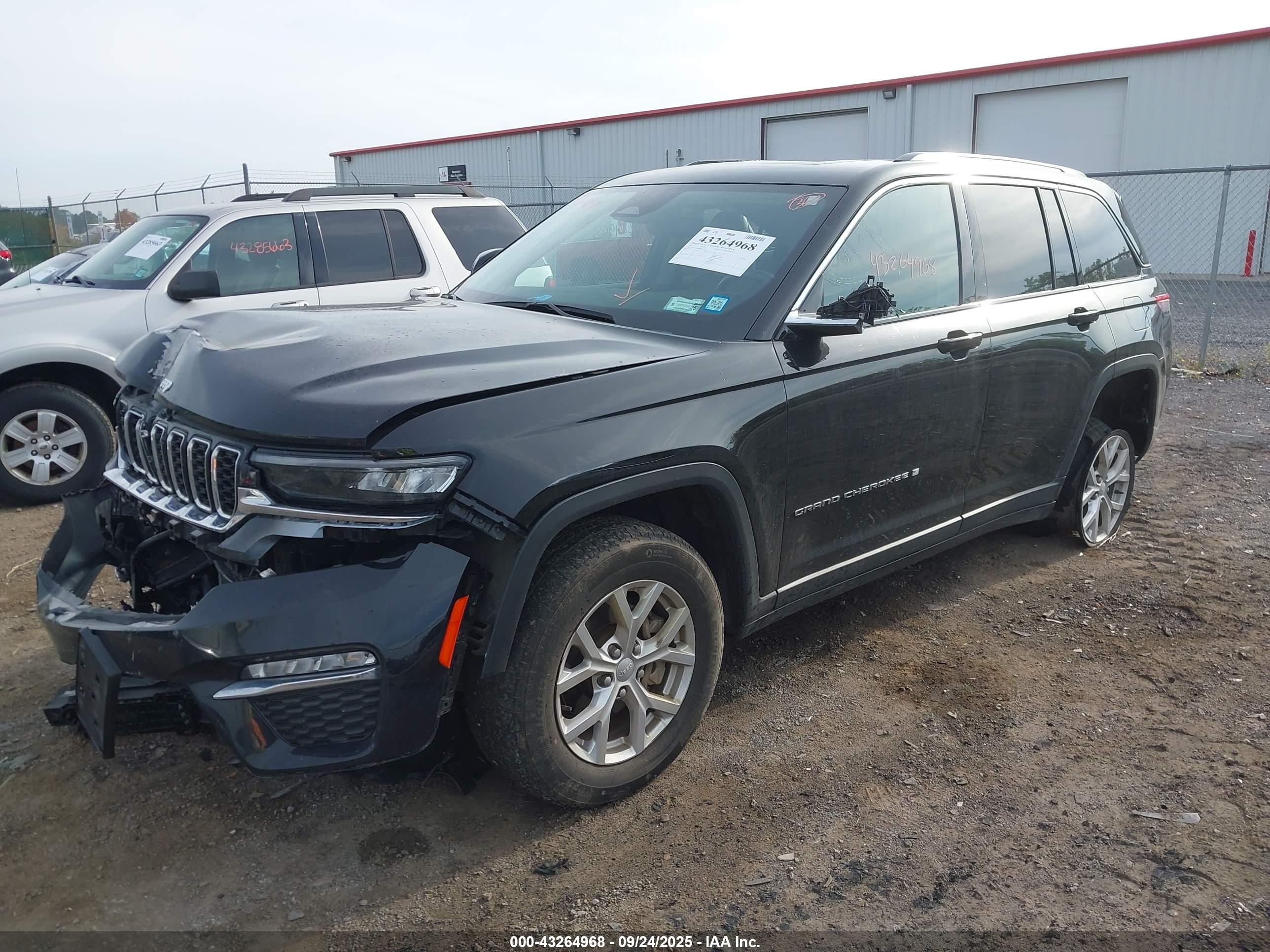 JEEP GRAND image 2