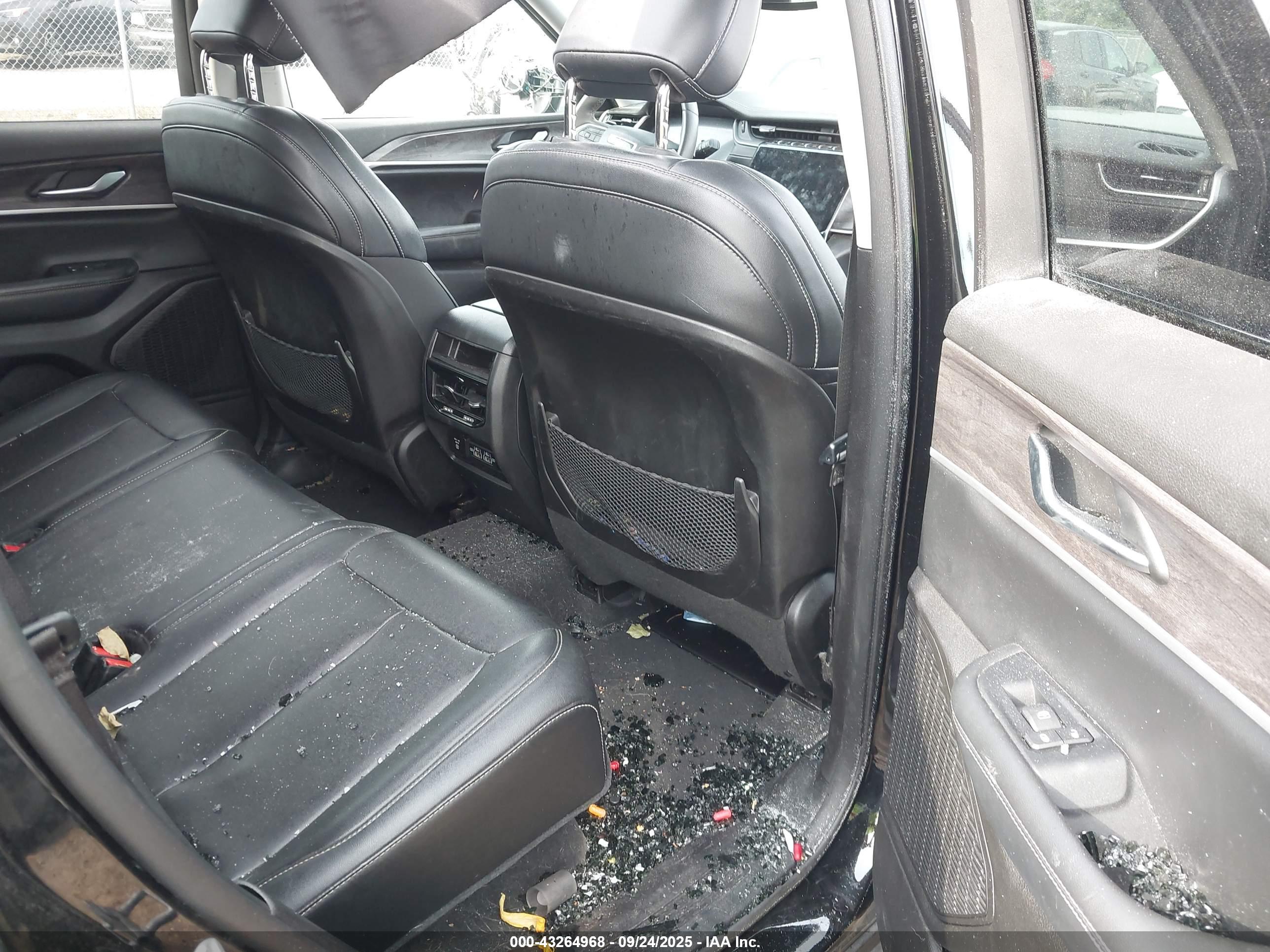 JEEP GRAND image 8