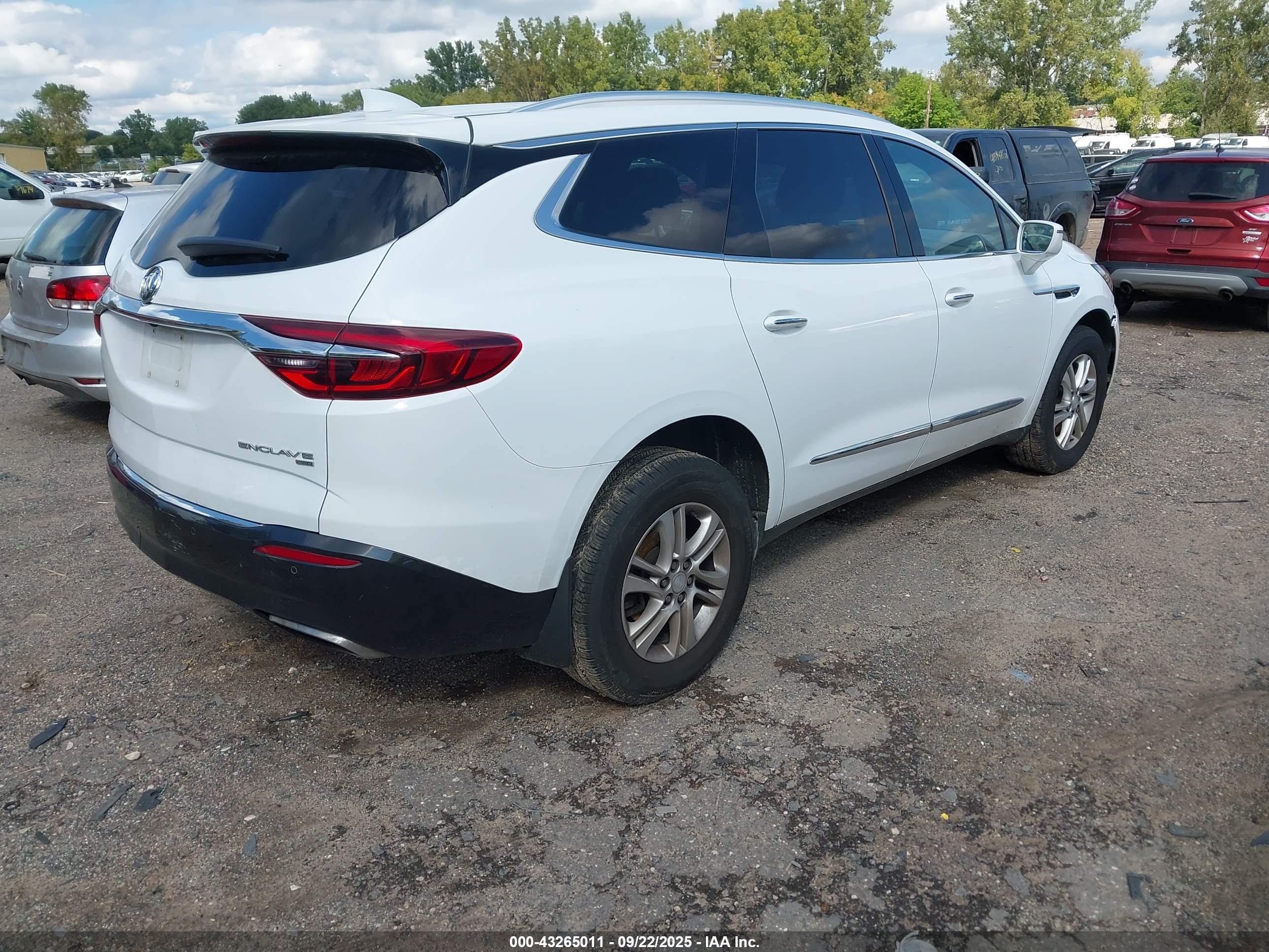 BUICK ENCLAVE image 4