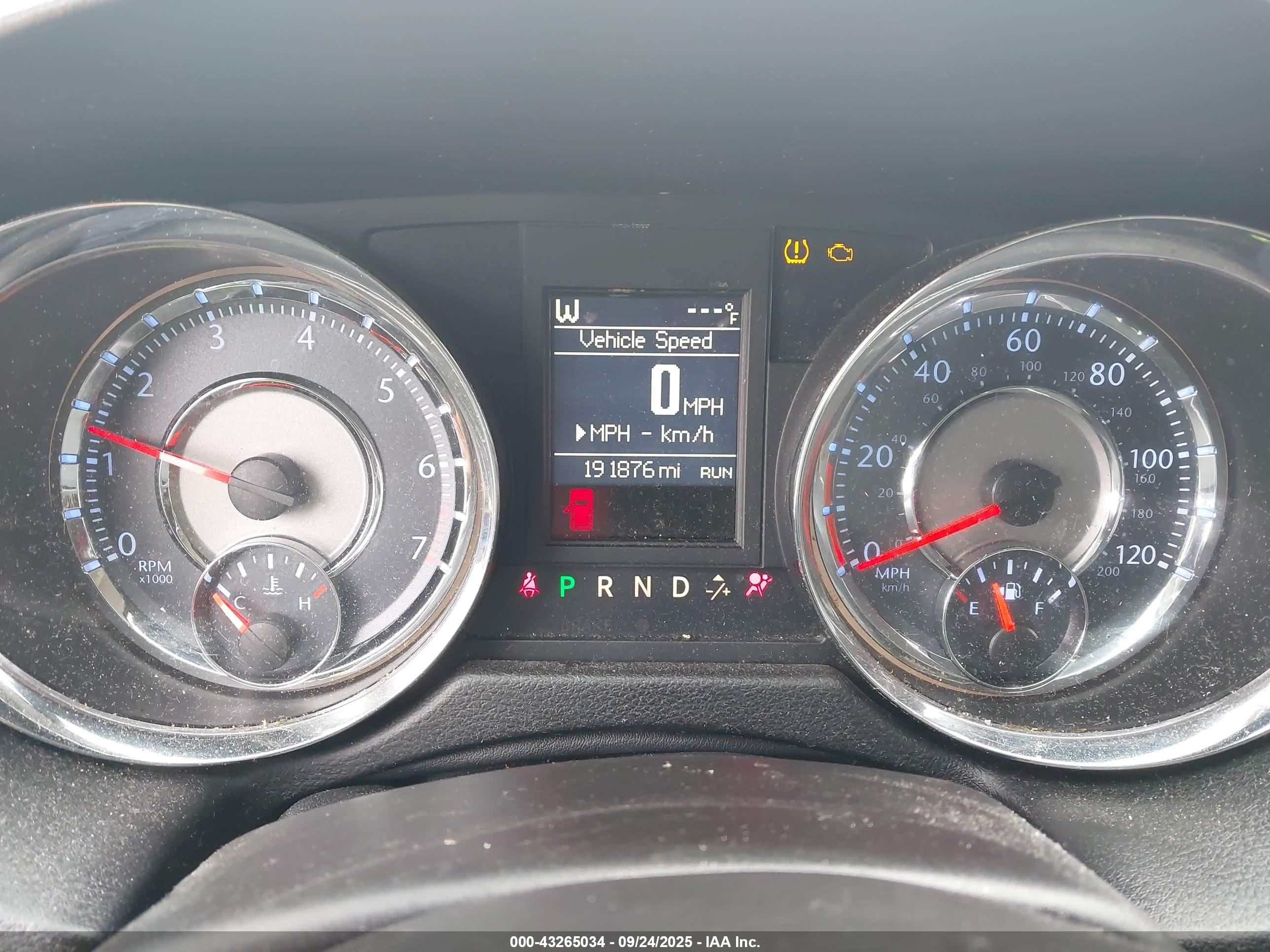CHRYSLER TOWN image 7