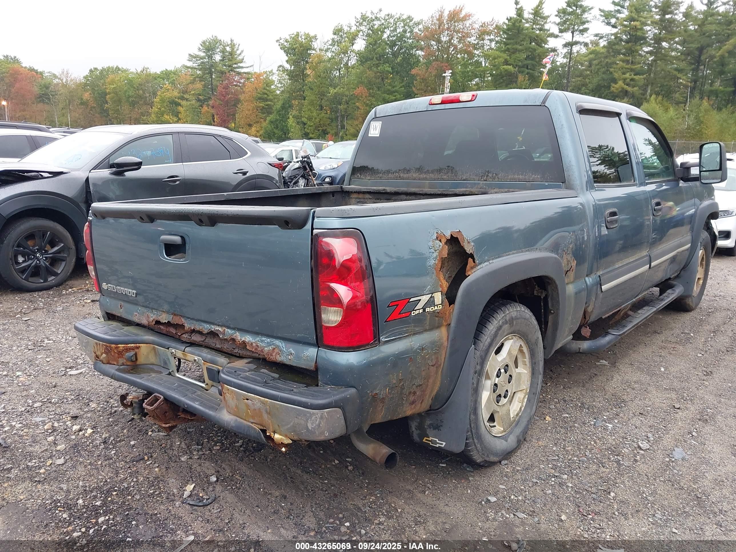 CHEVROLET SILVERADO image 4