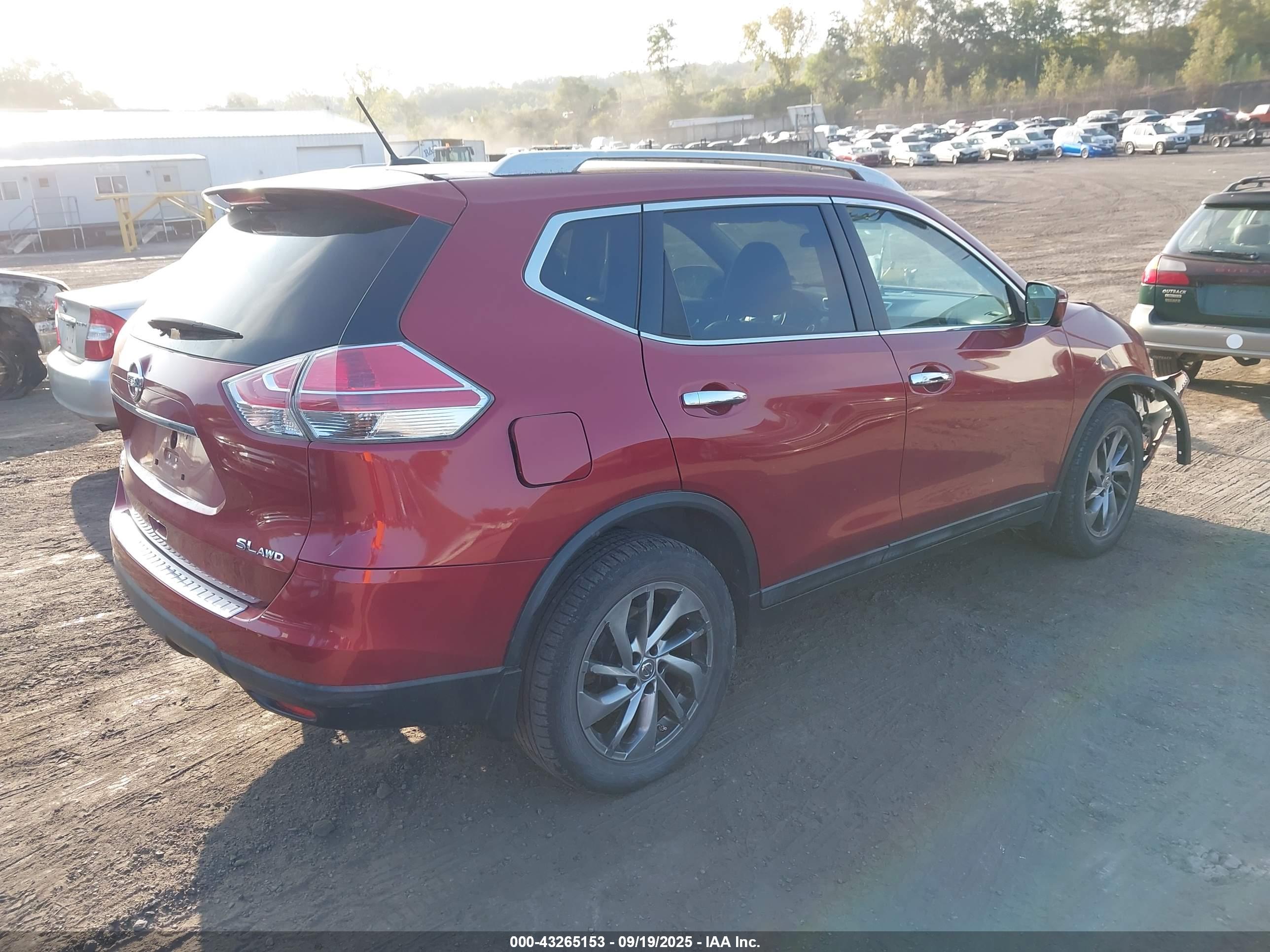 NISSAN ROGUE image 4