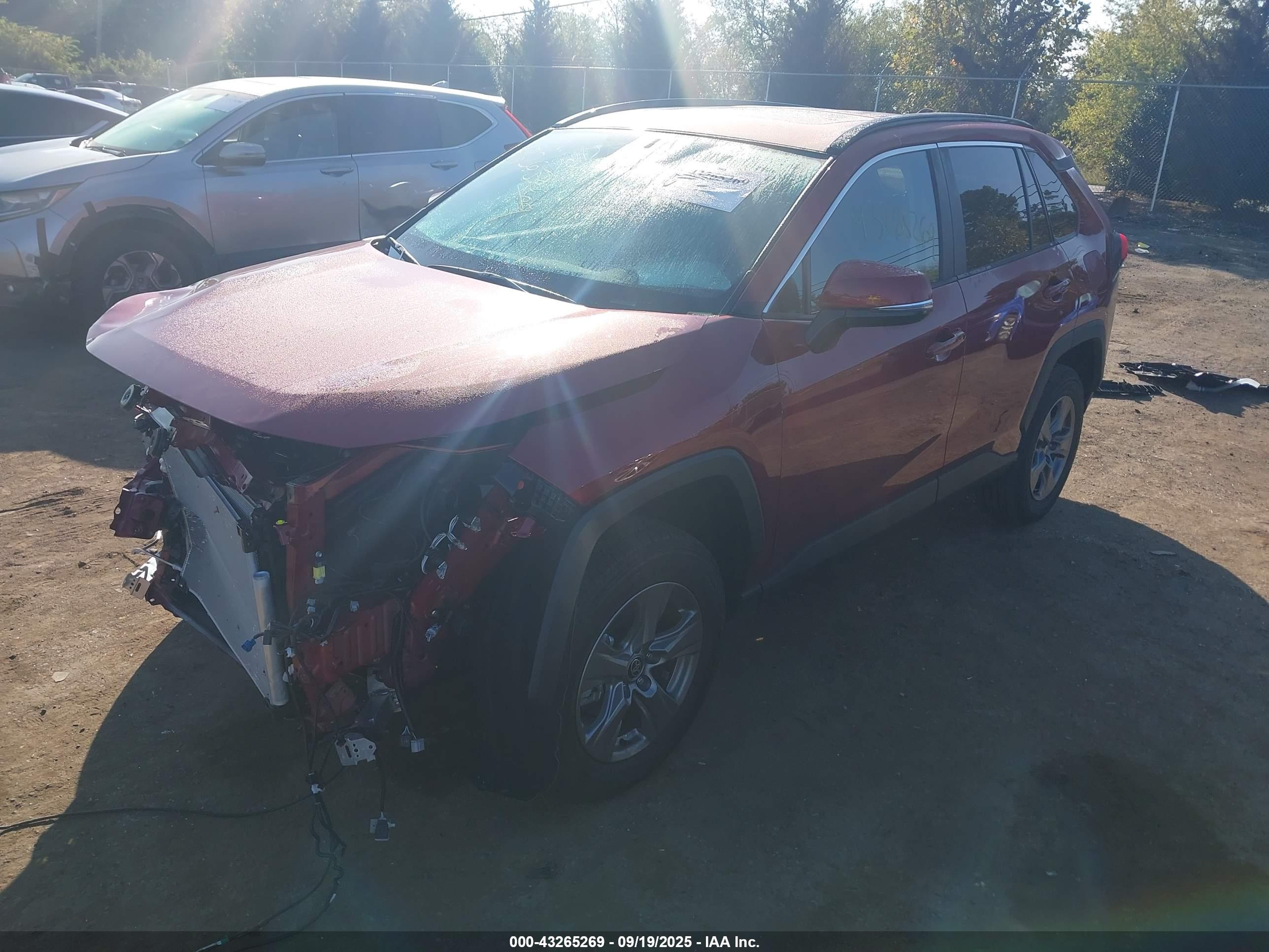 TOYOTA RAV4 image 2