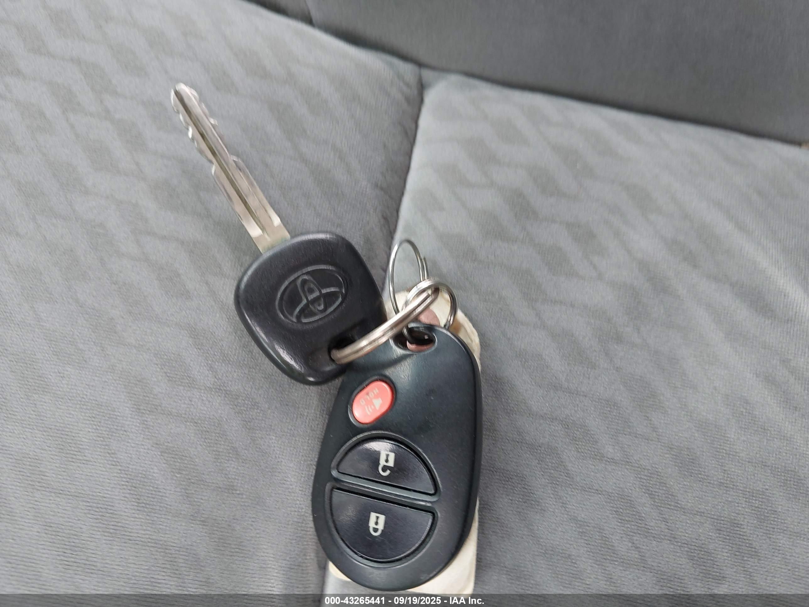TOYOTA TACOMA image 11