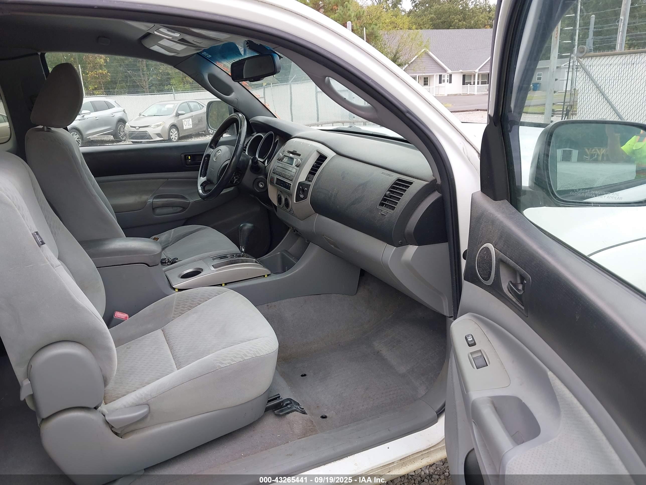 TOYOTA TACOMA image 5