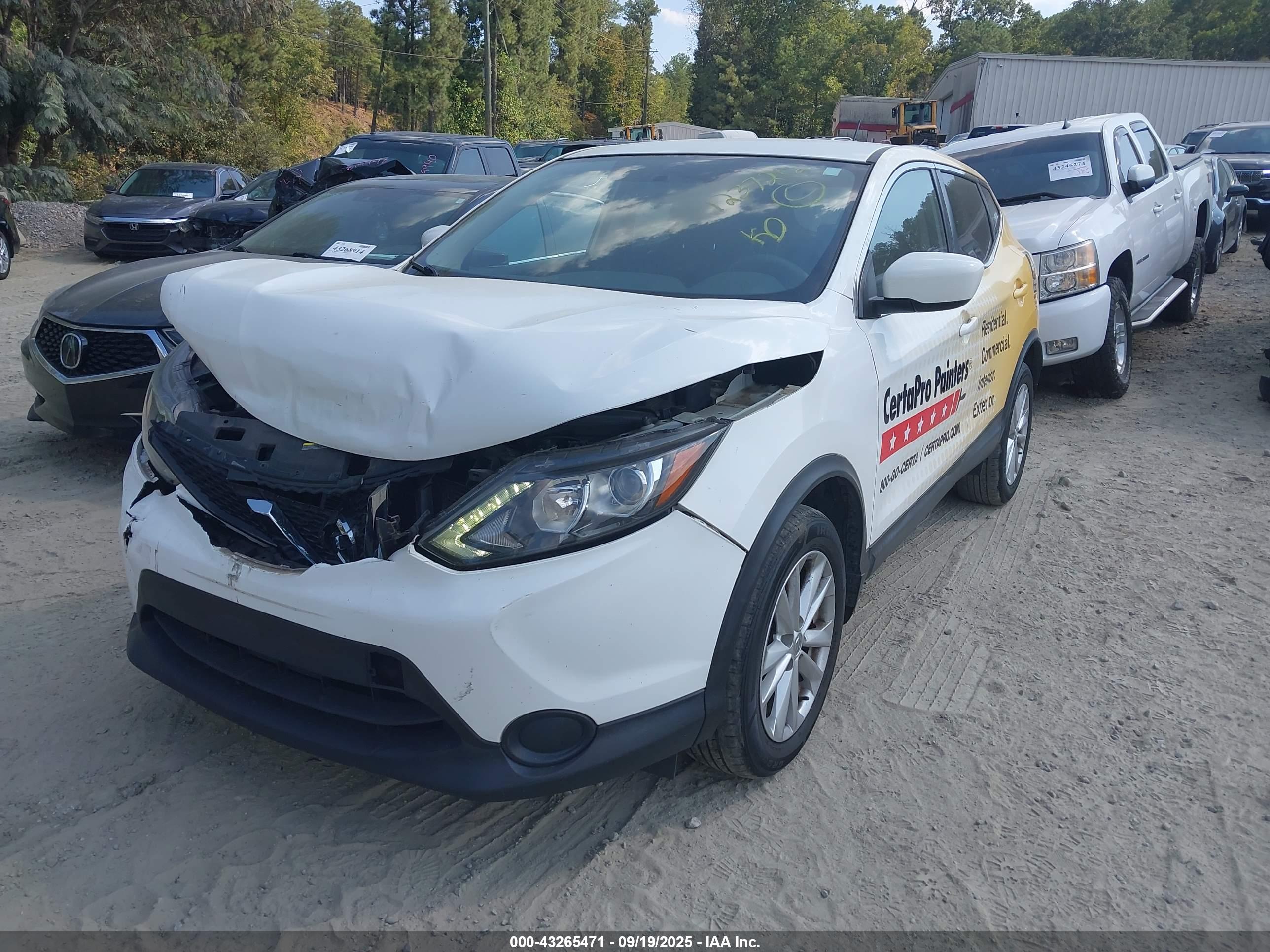 NISSAN ROGUE image 2