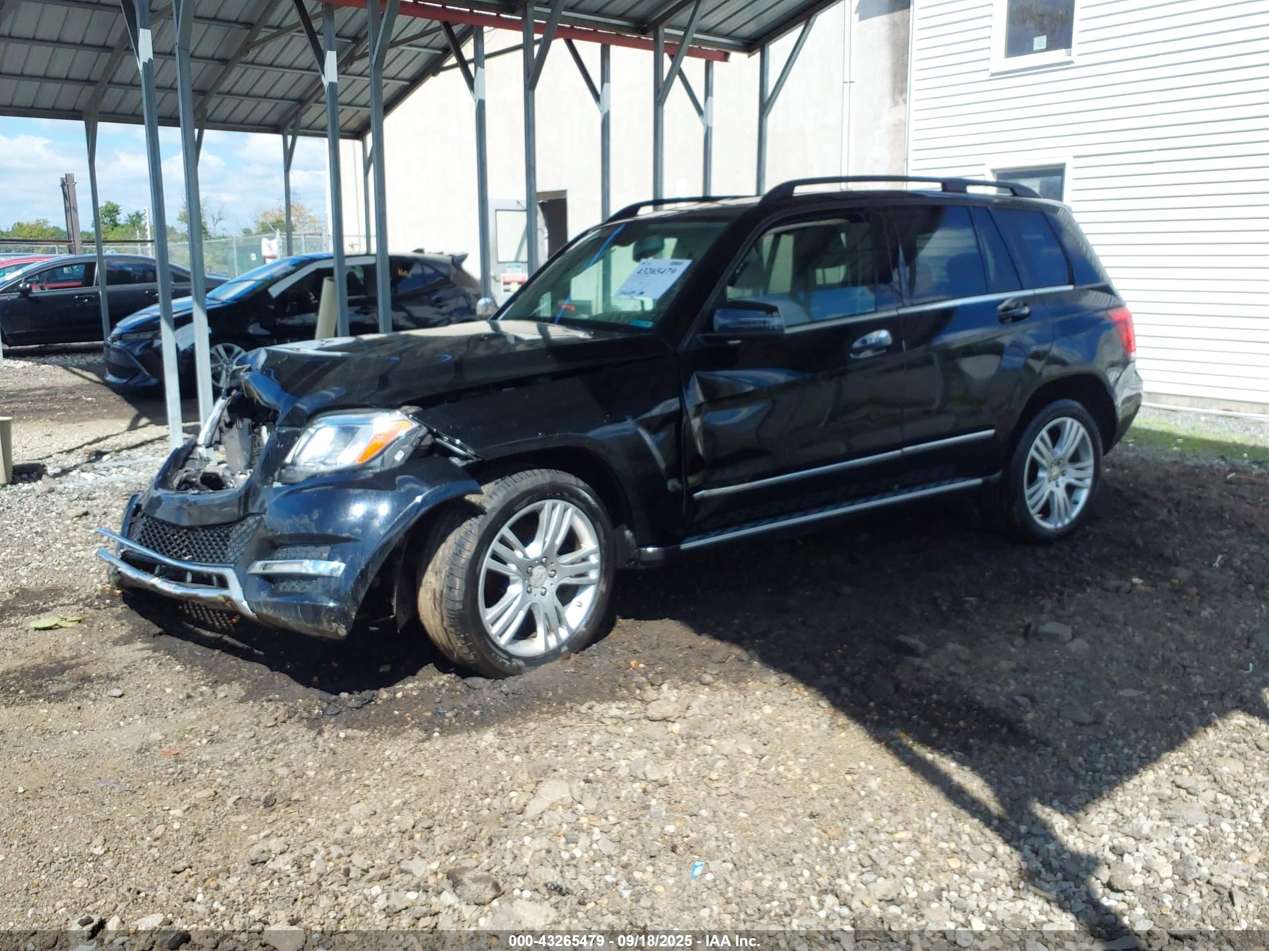 MERCEDES-BENZ GLK image 2