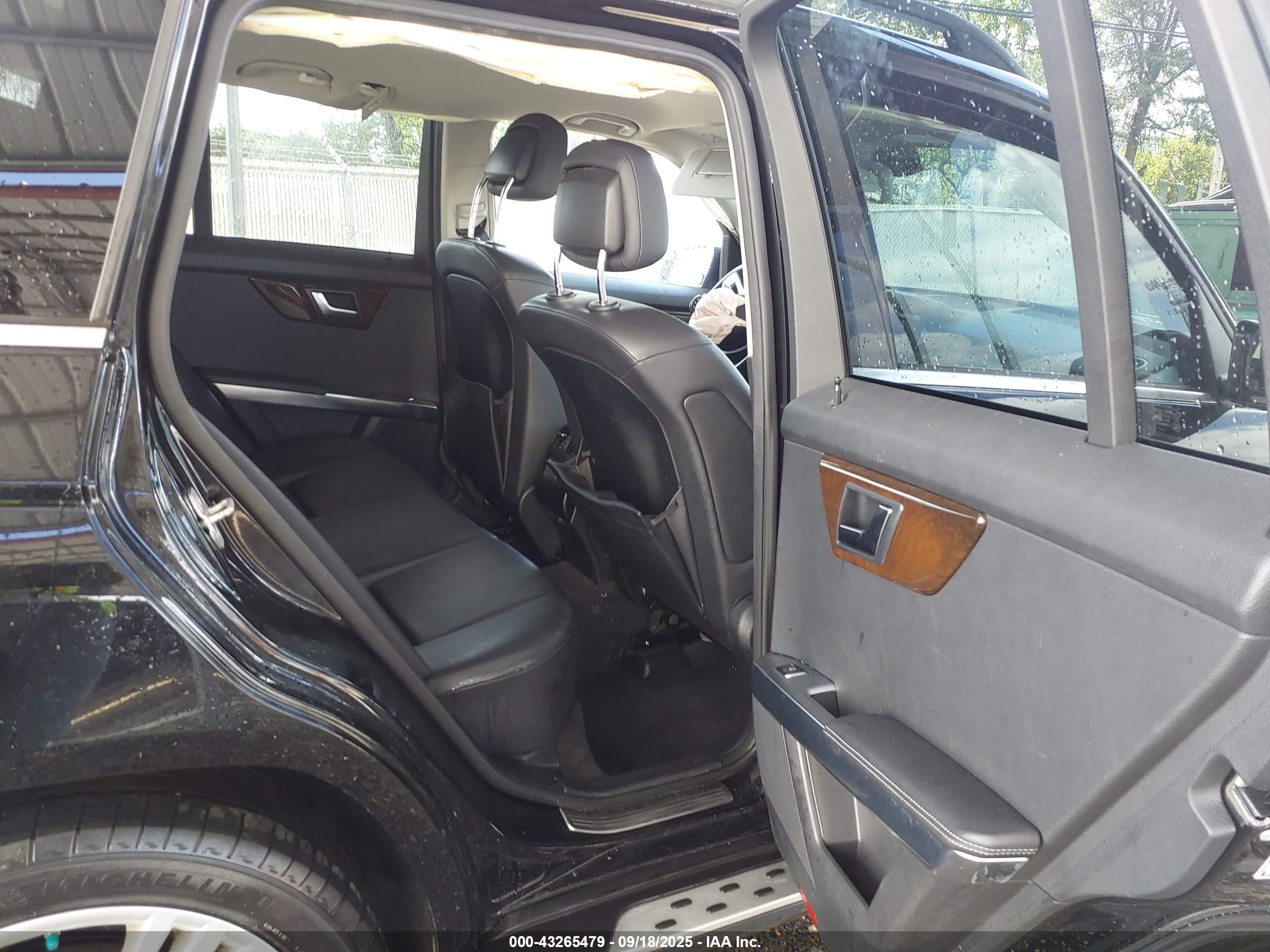 MERCEDES-BENZ GLK image 8