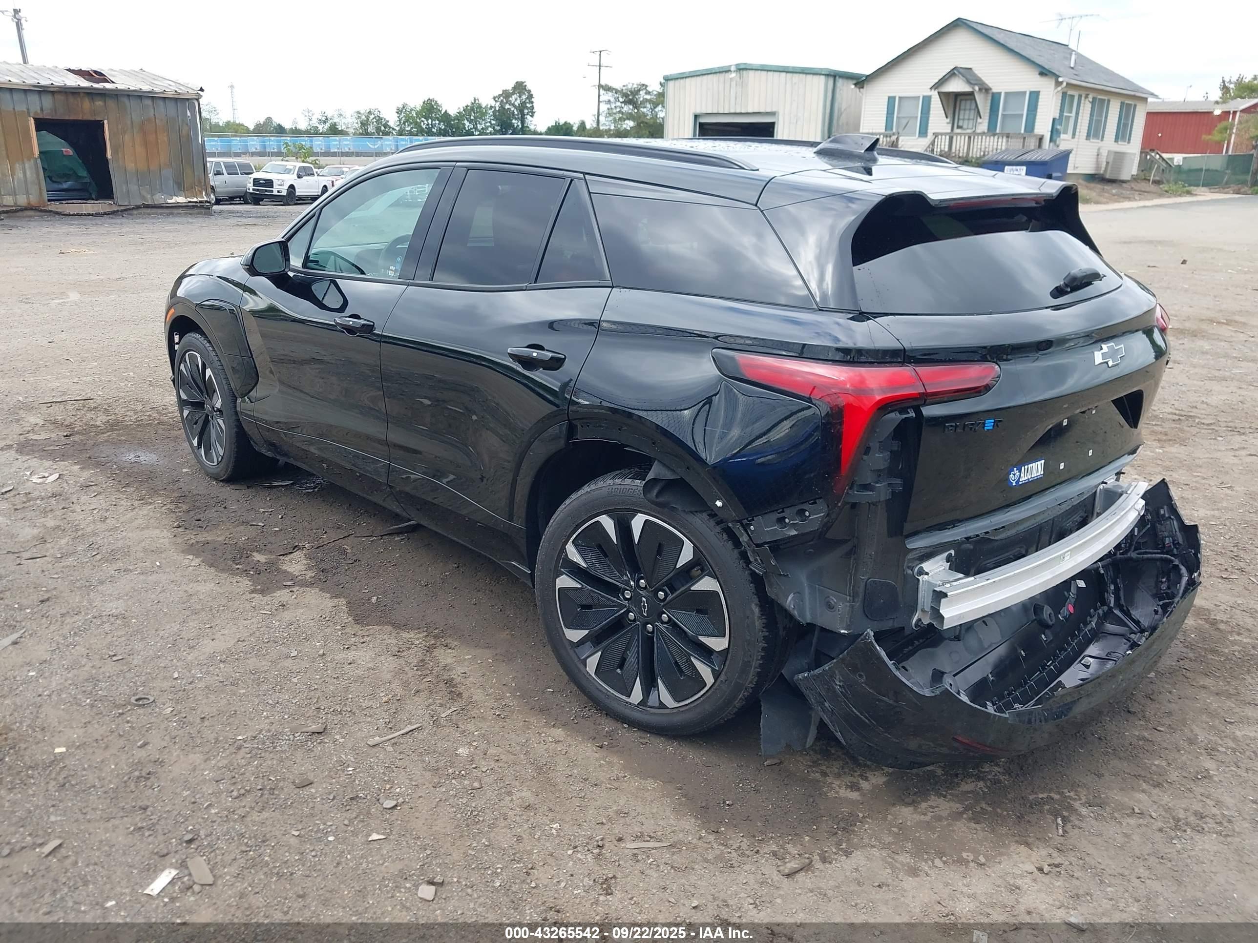 CHEVROLET BLAZER image 3