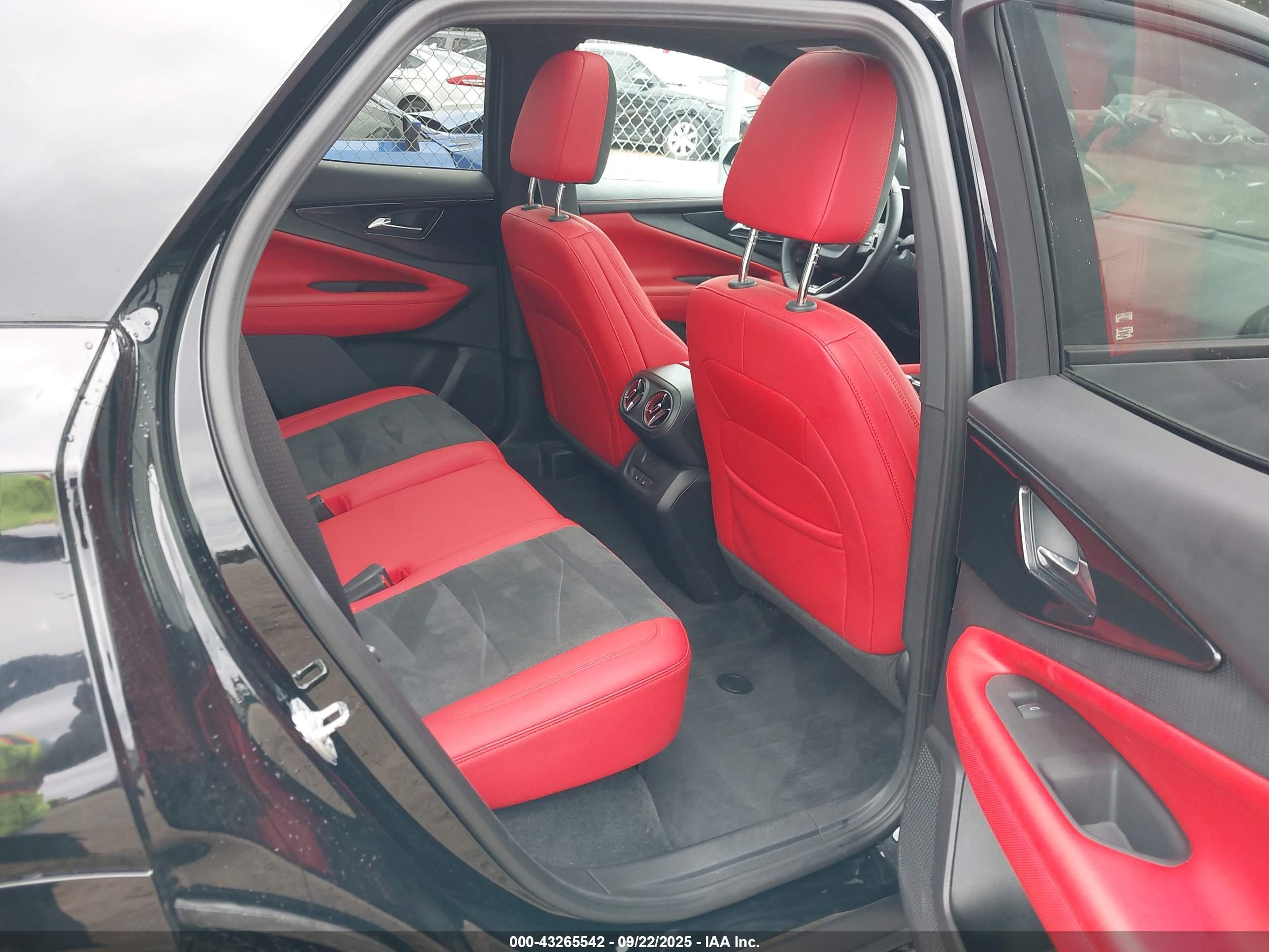CHEVROLET BLAZER image 8