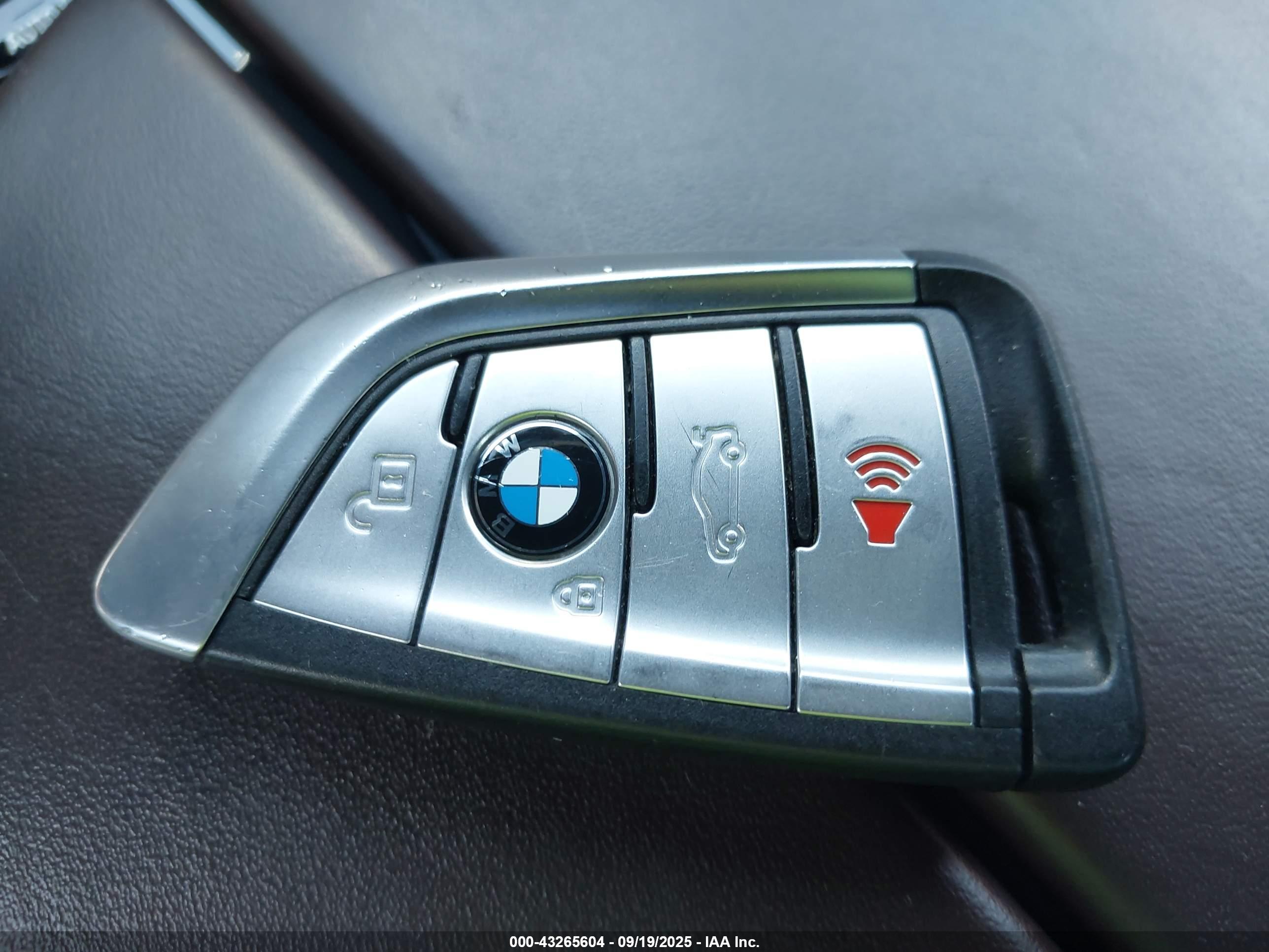 BMW 530E image 11