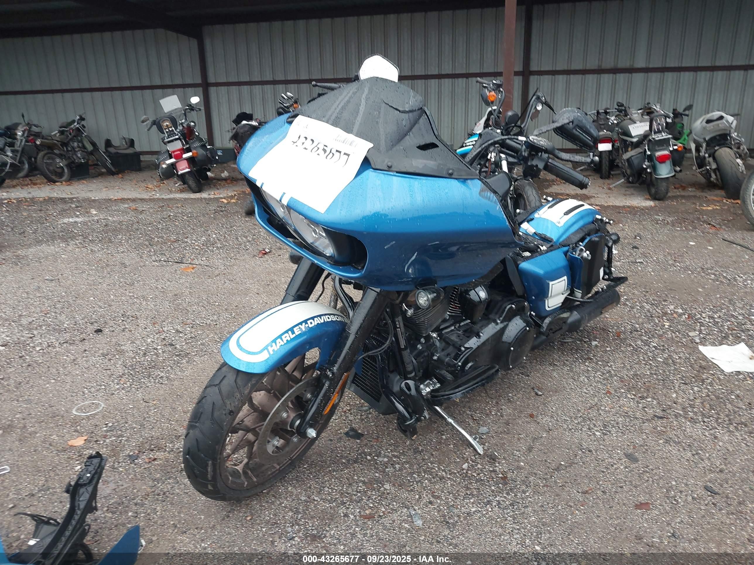 HARLEY-DAVIDSON FLTRXST image 2