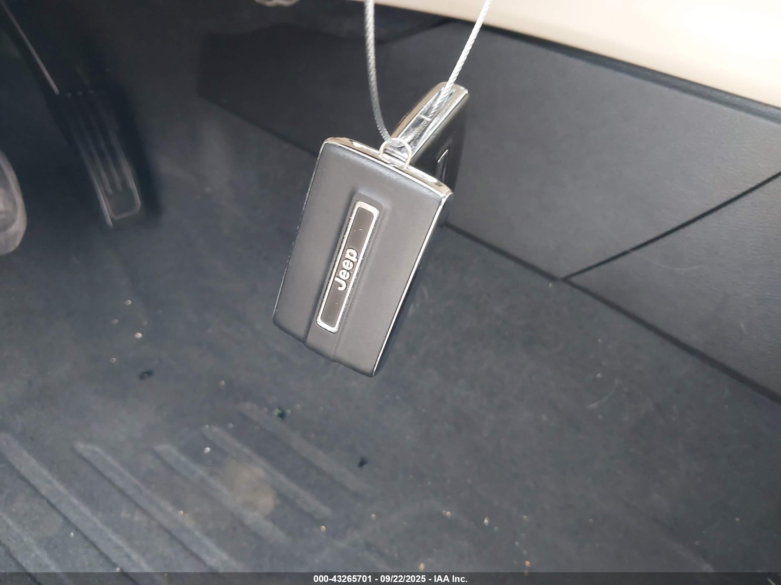 JEEP GRAND image 11