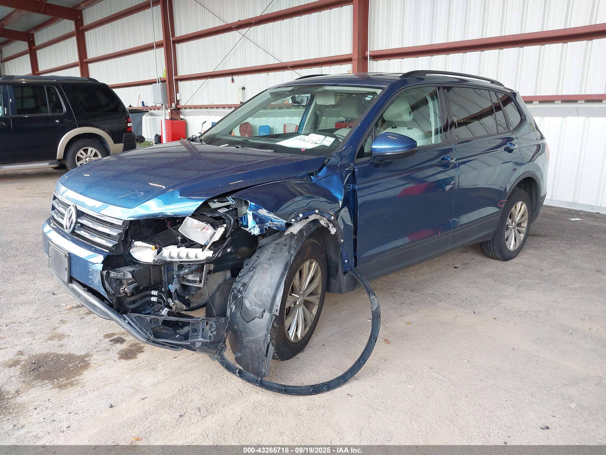 VOLKSWAGEN TIGUAN image 2
