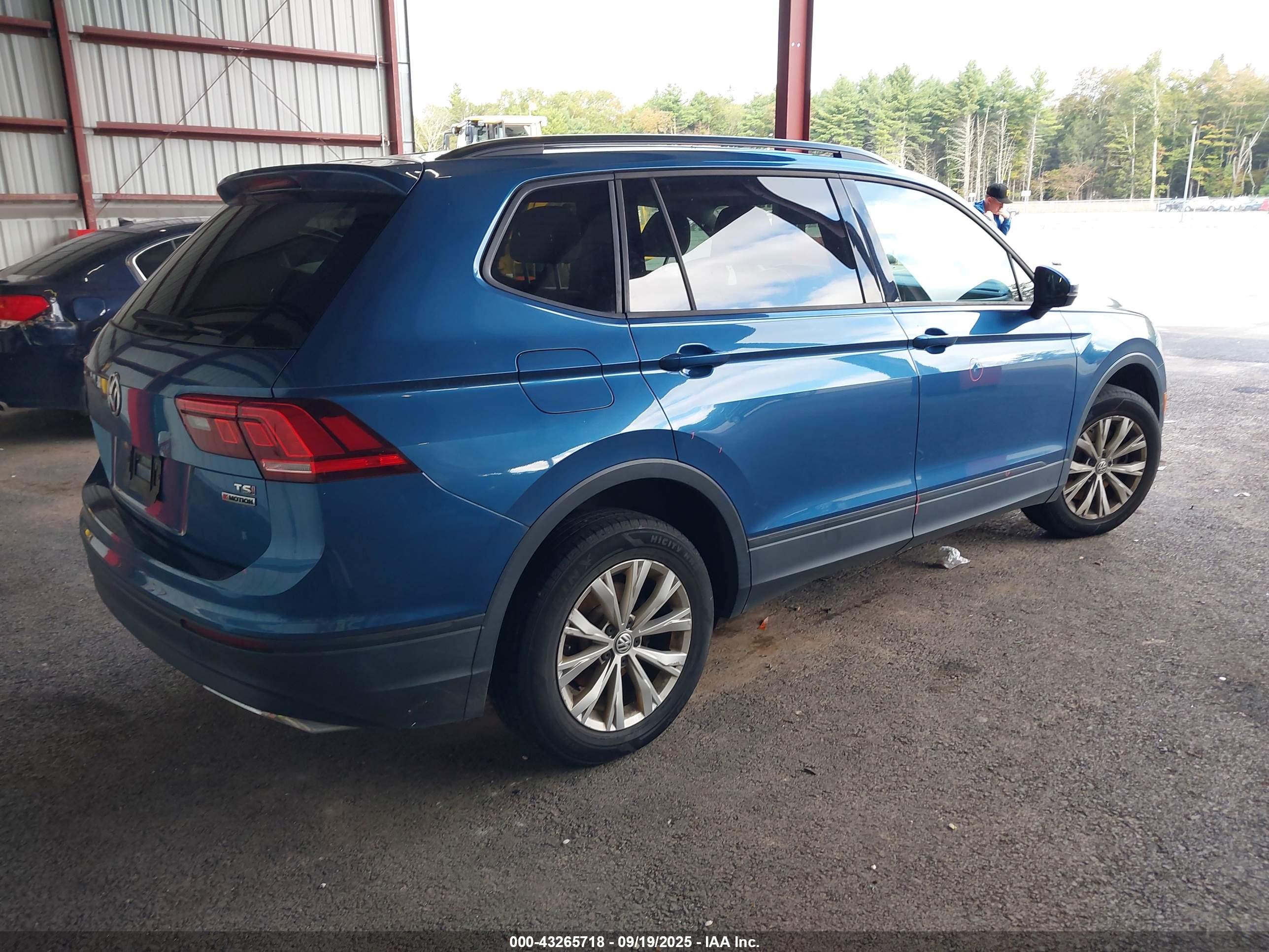VOLKSWAGEN TIGUAN image 4