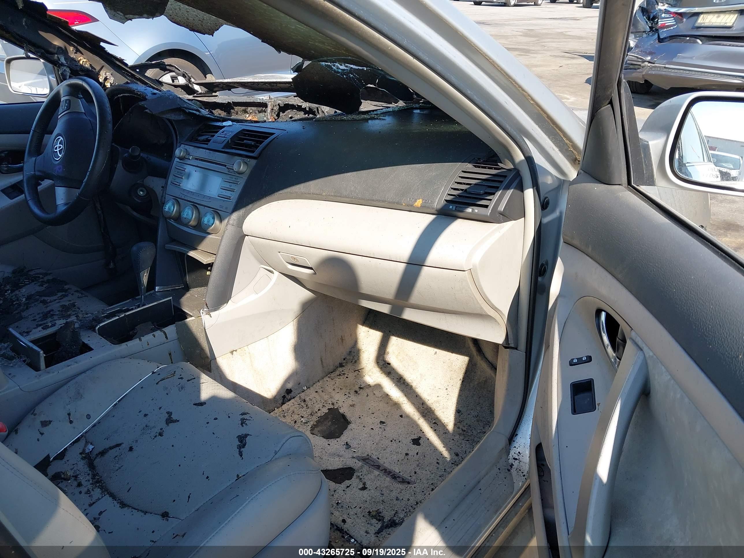 TOYOTA CAMRY image 5