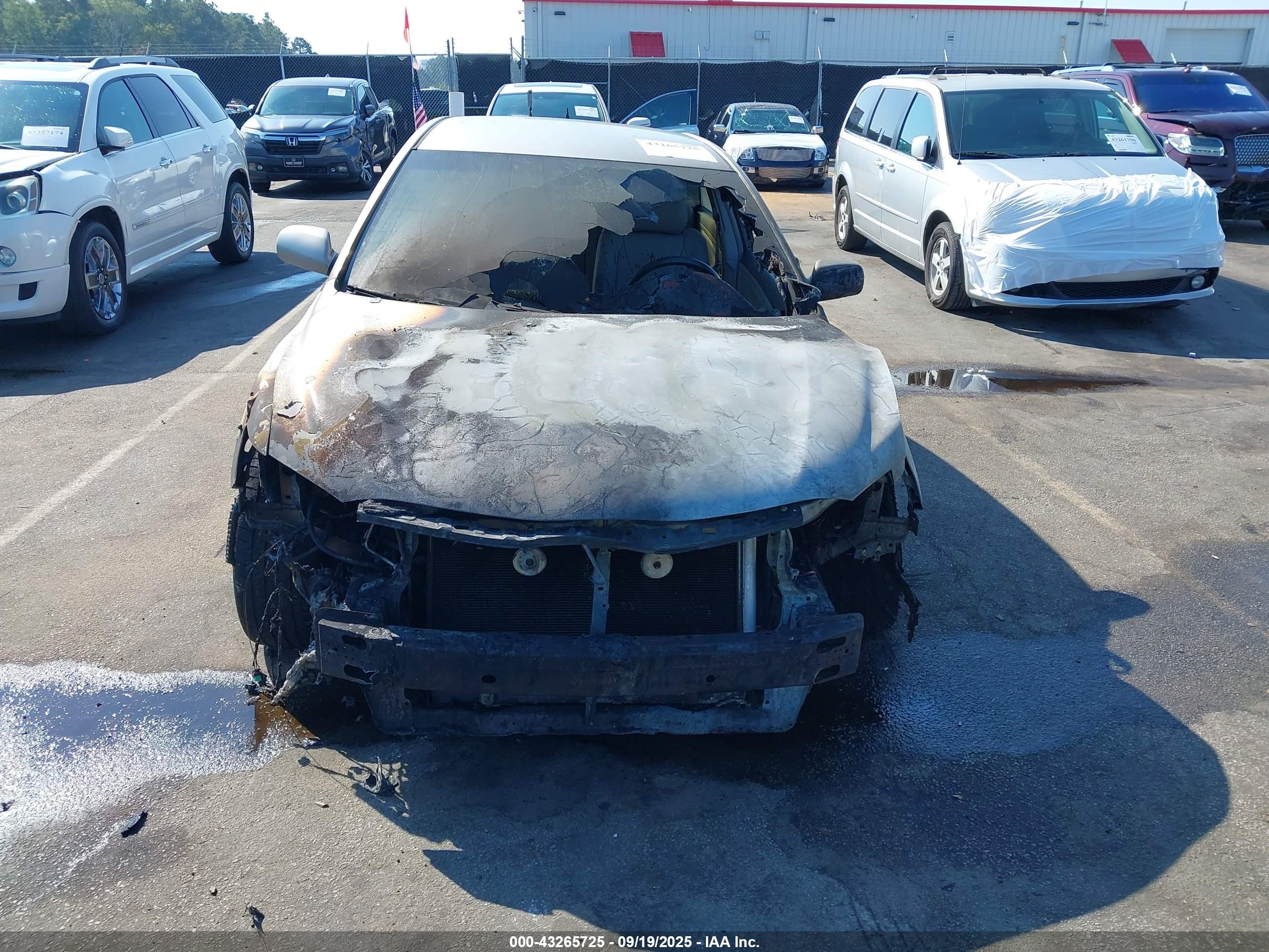 TOYOTA CAMRY image 6