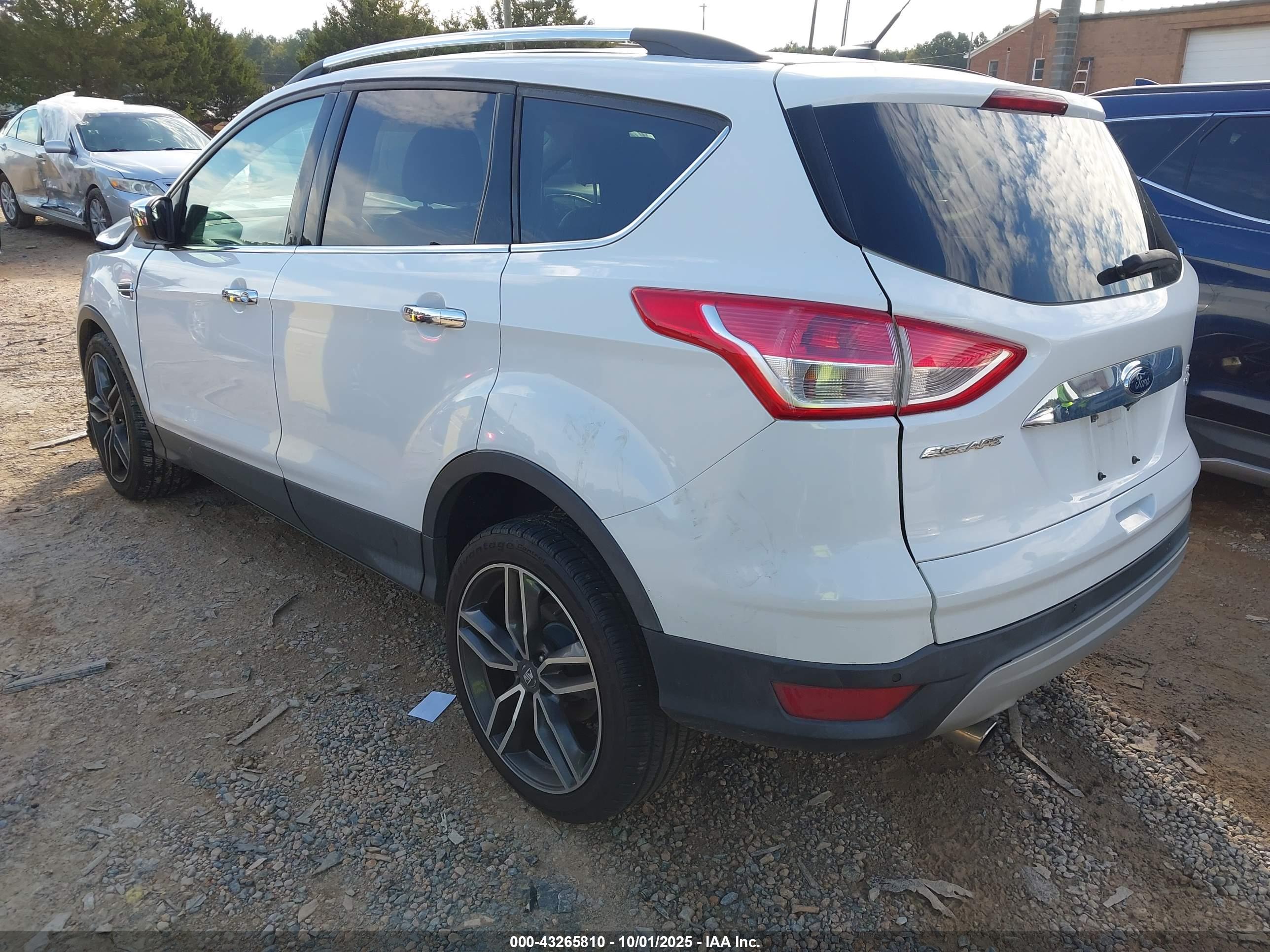 FORD ESCAPE image 3