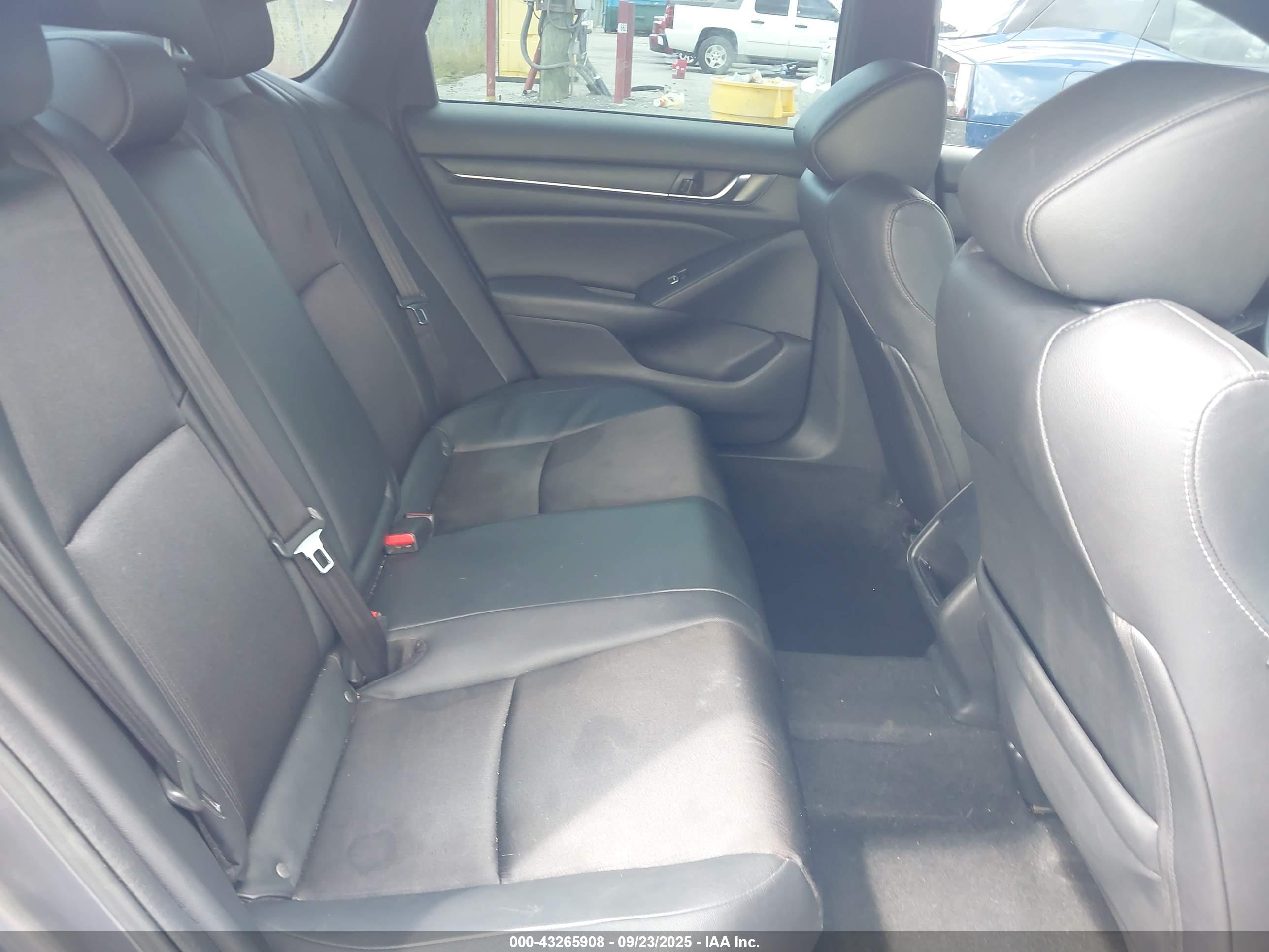 HONDA ACCORD image 8