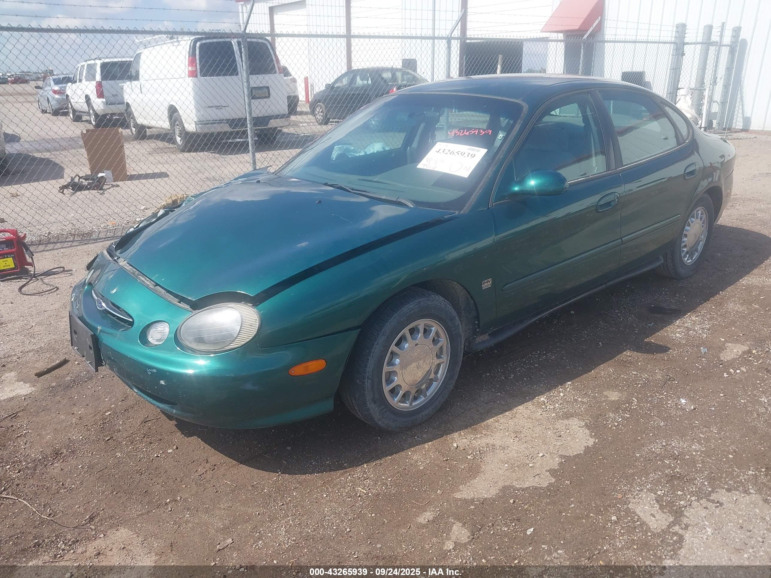 FORD TAURUS image 2