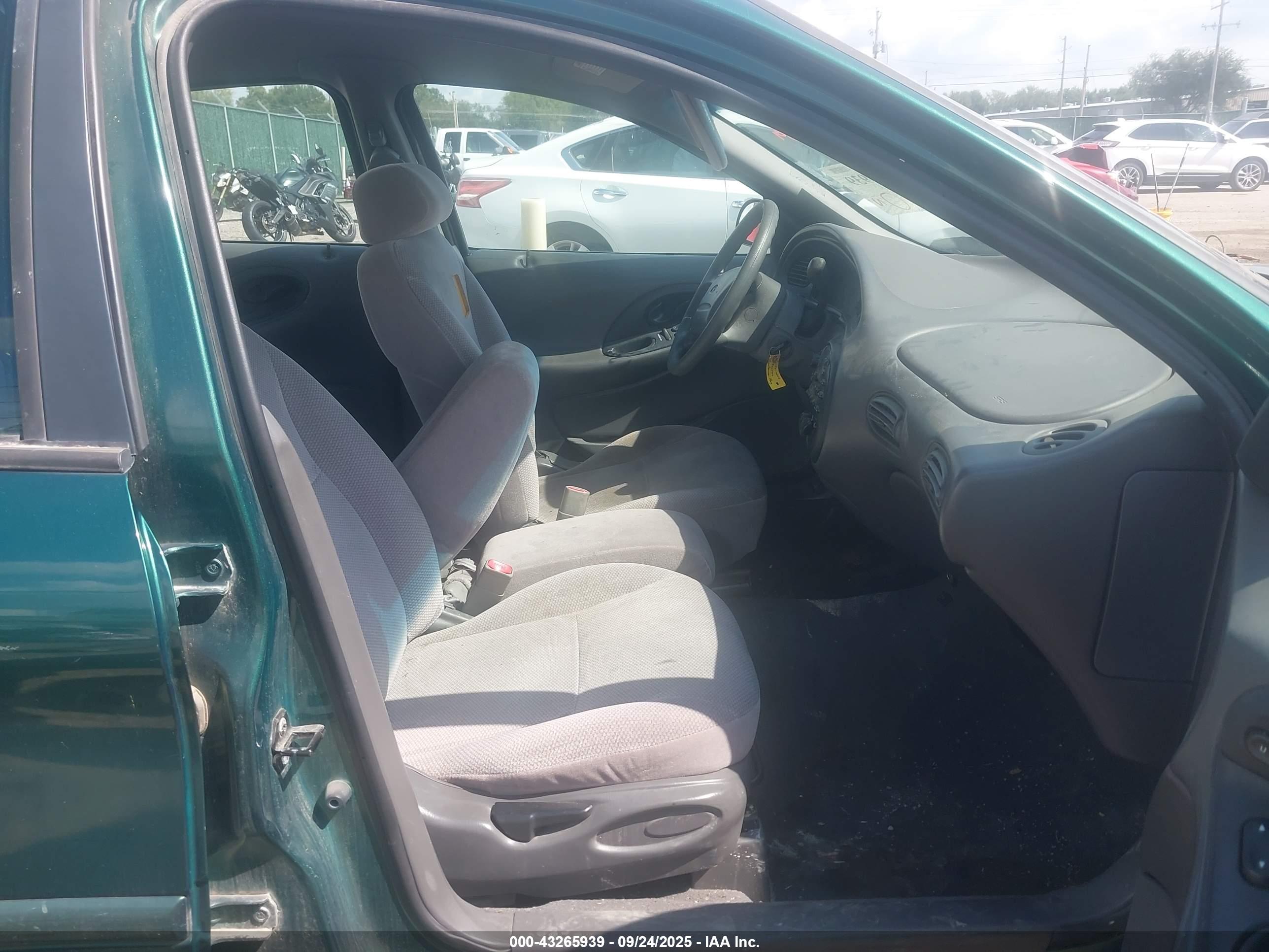 FORD TAURUS image 5