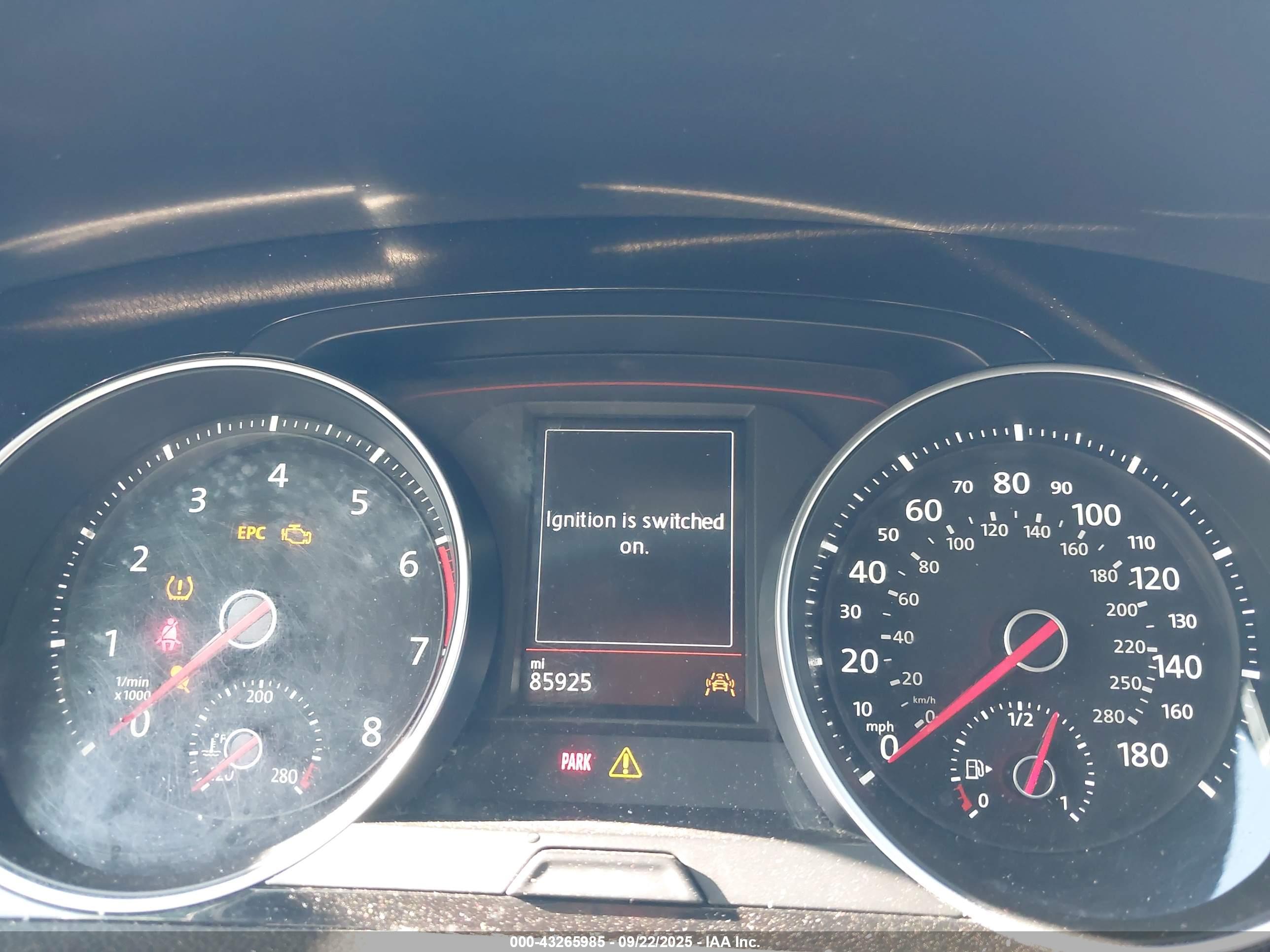 VOLKSWAGEN GOLF image 7