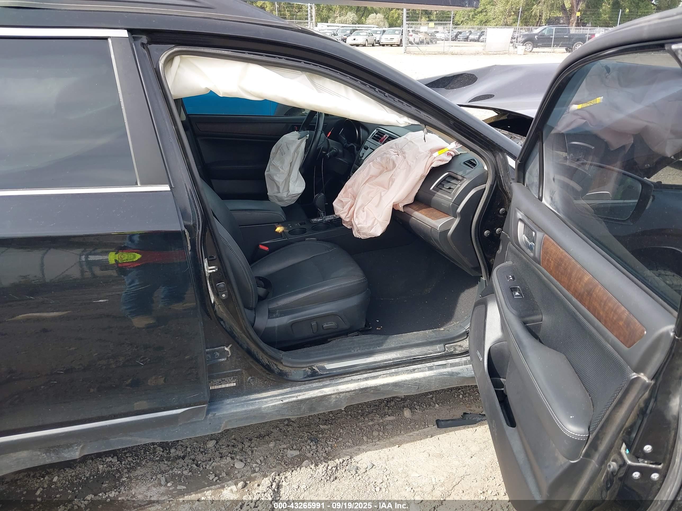 SUBARU OUTBACK image 5