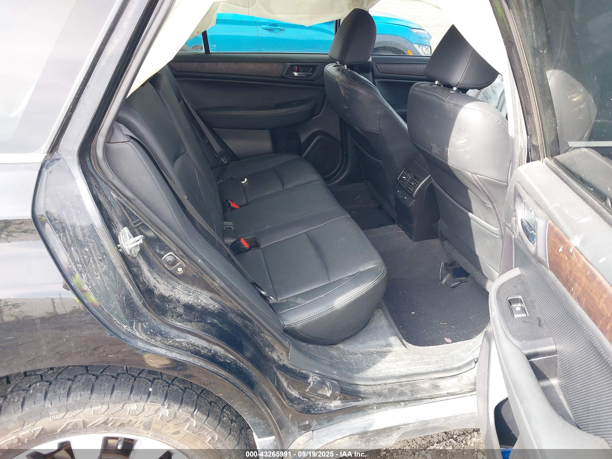 SUBARU OUTBACK image 8