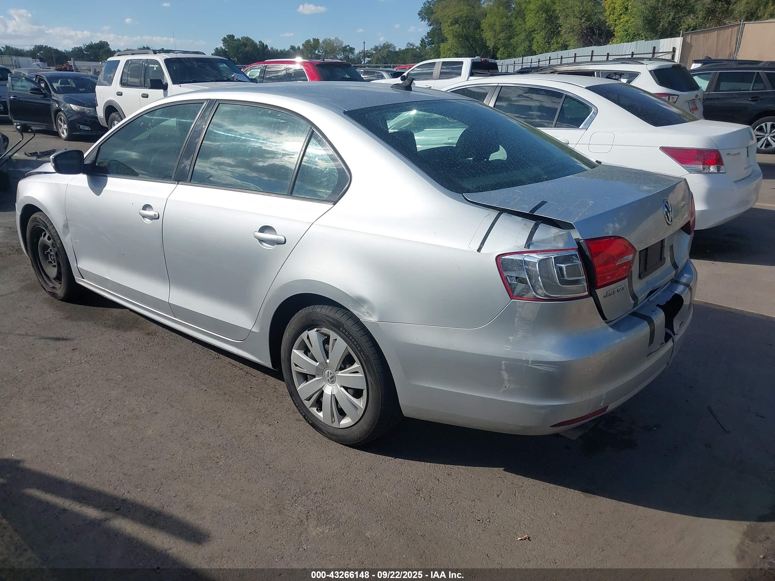 VOLKSWAGEN JETTA image 3