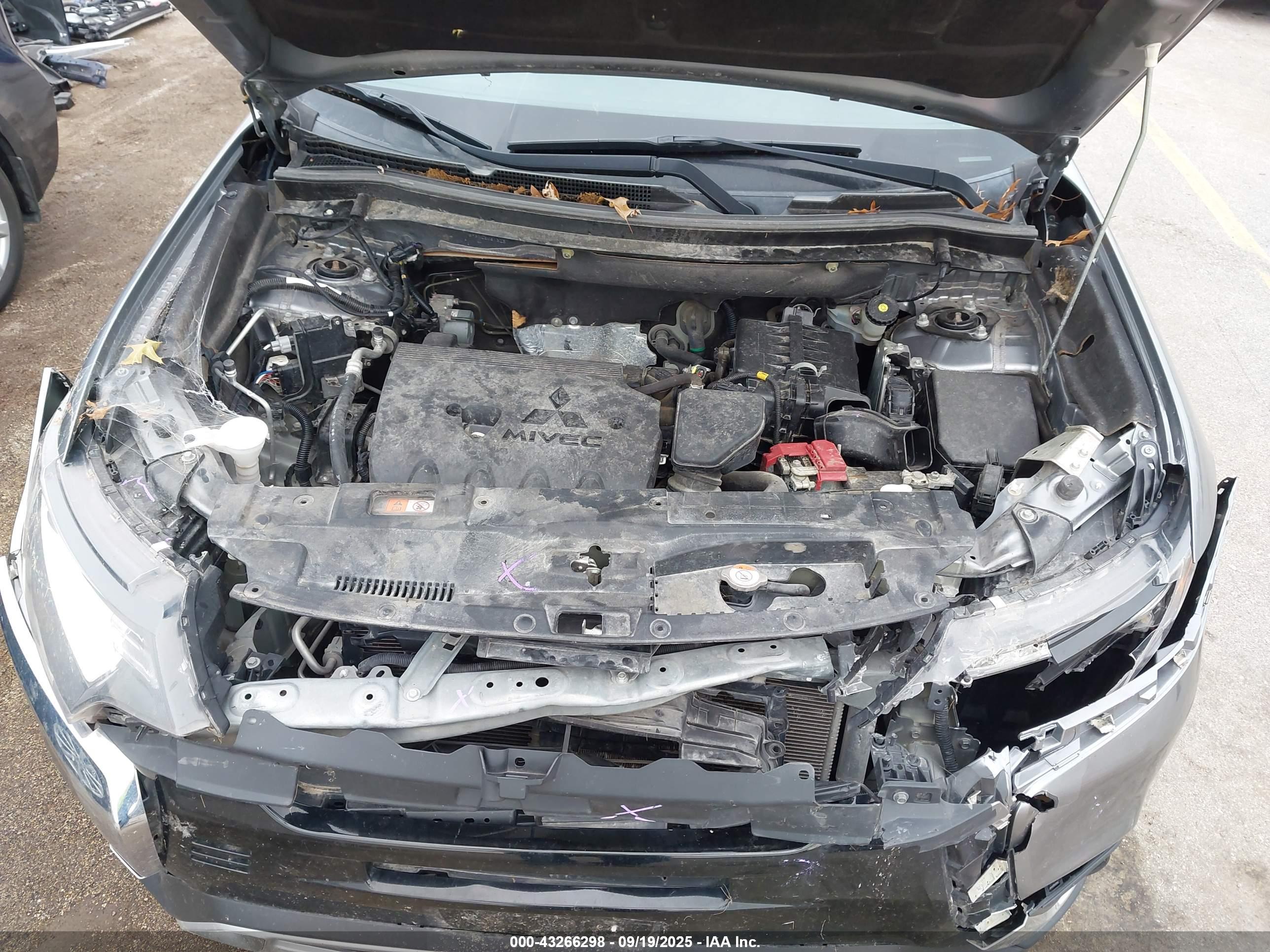 MITSUBISHI OUTLANDER image 10