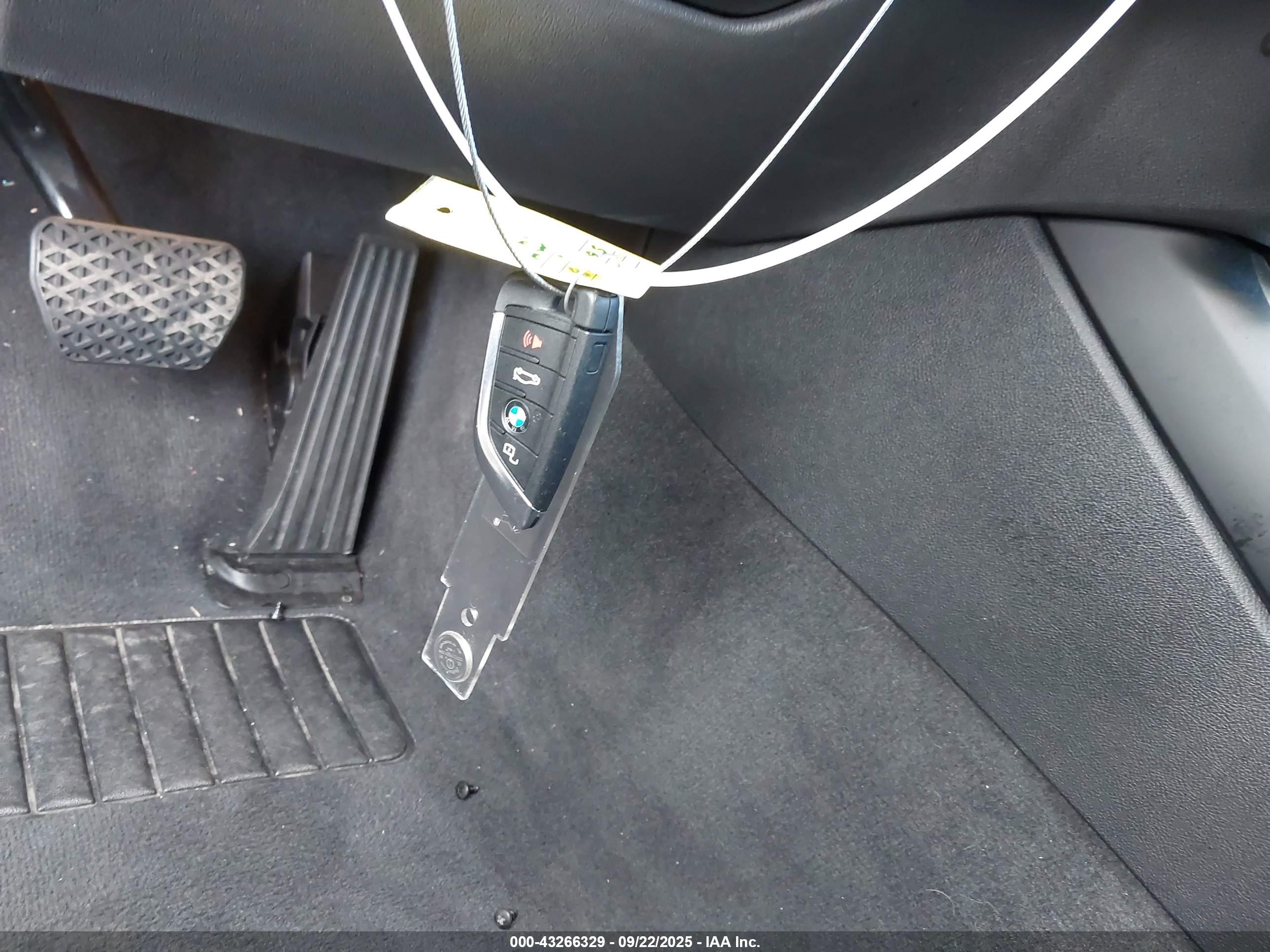 BMW I4 image 11