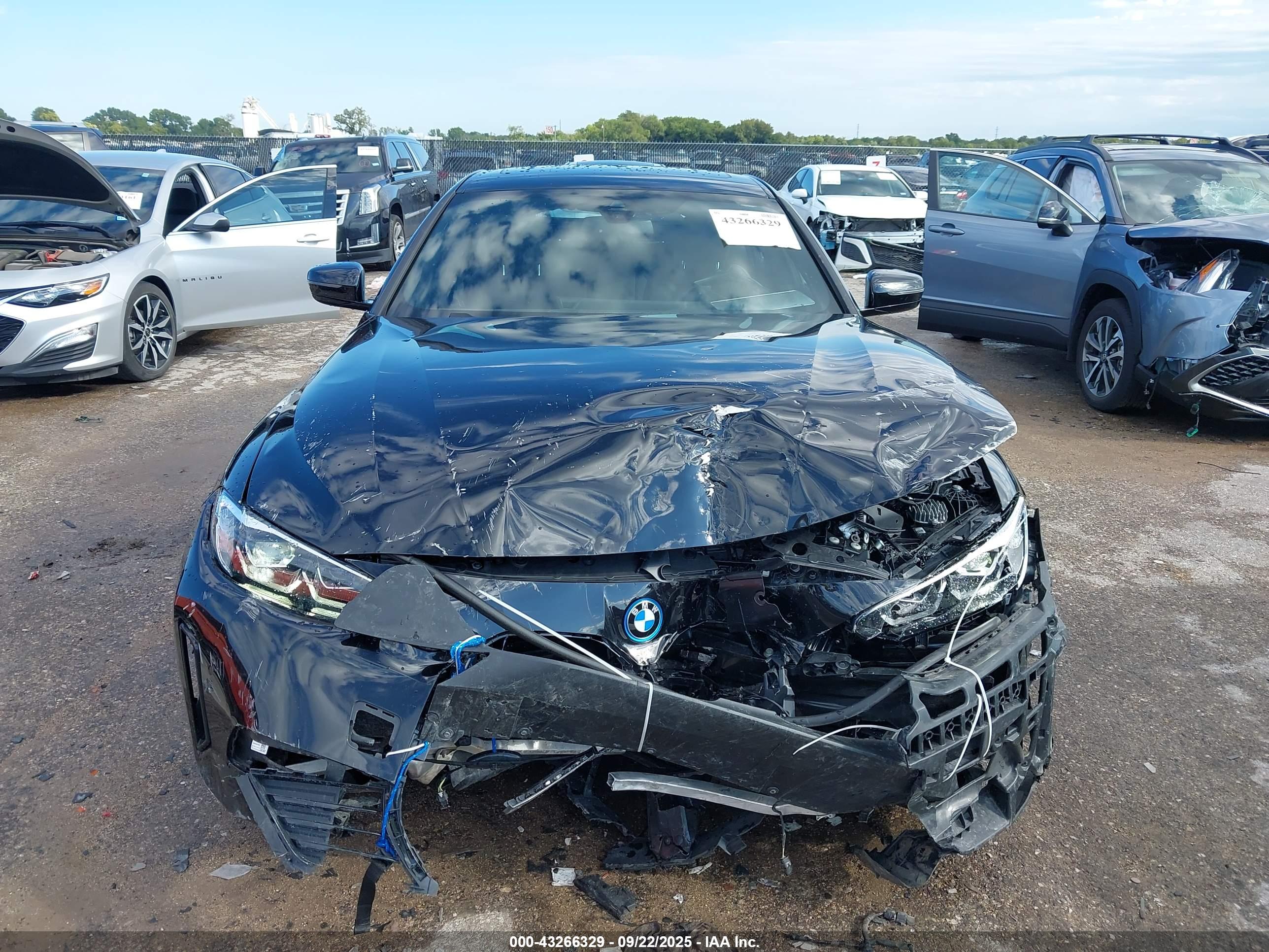 BMW I4 image 6