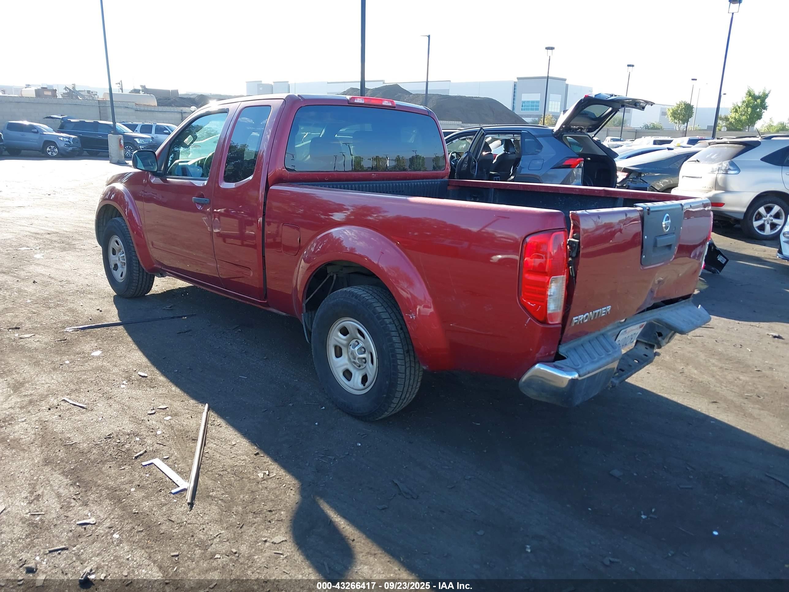 NISSAN FRONTIER image 3