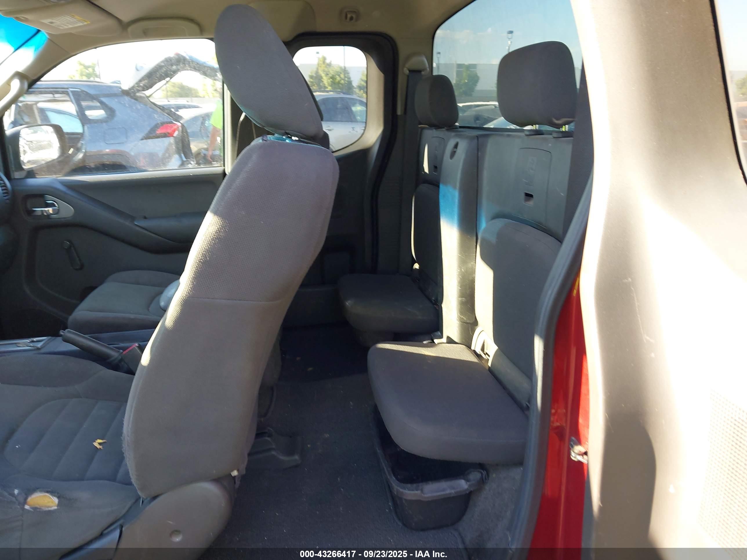 NISSAN FRONTIER image 8