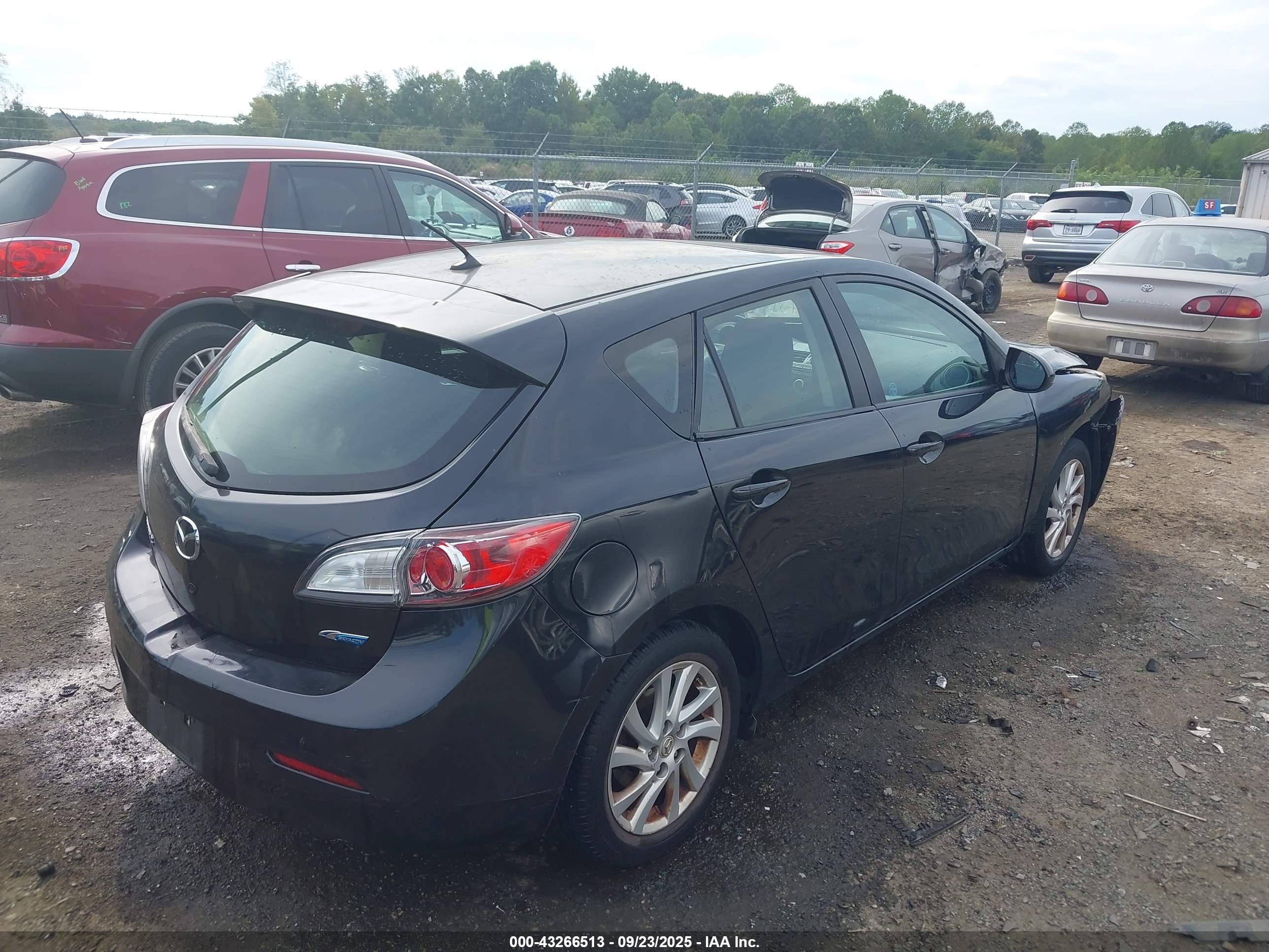MAZDA MAZDA3 image 4