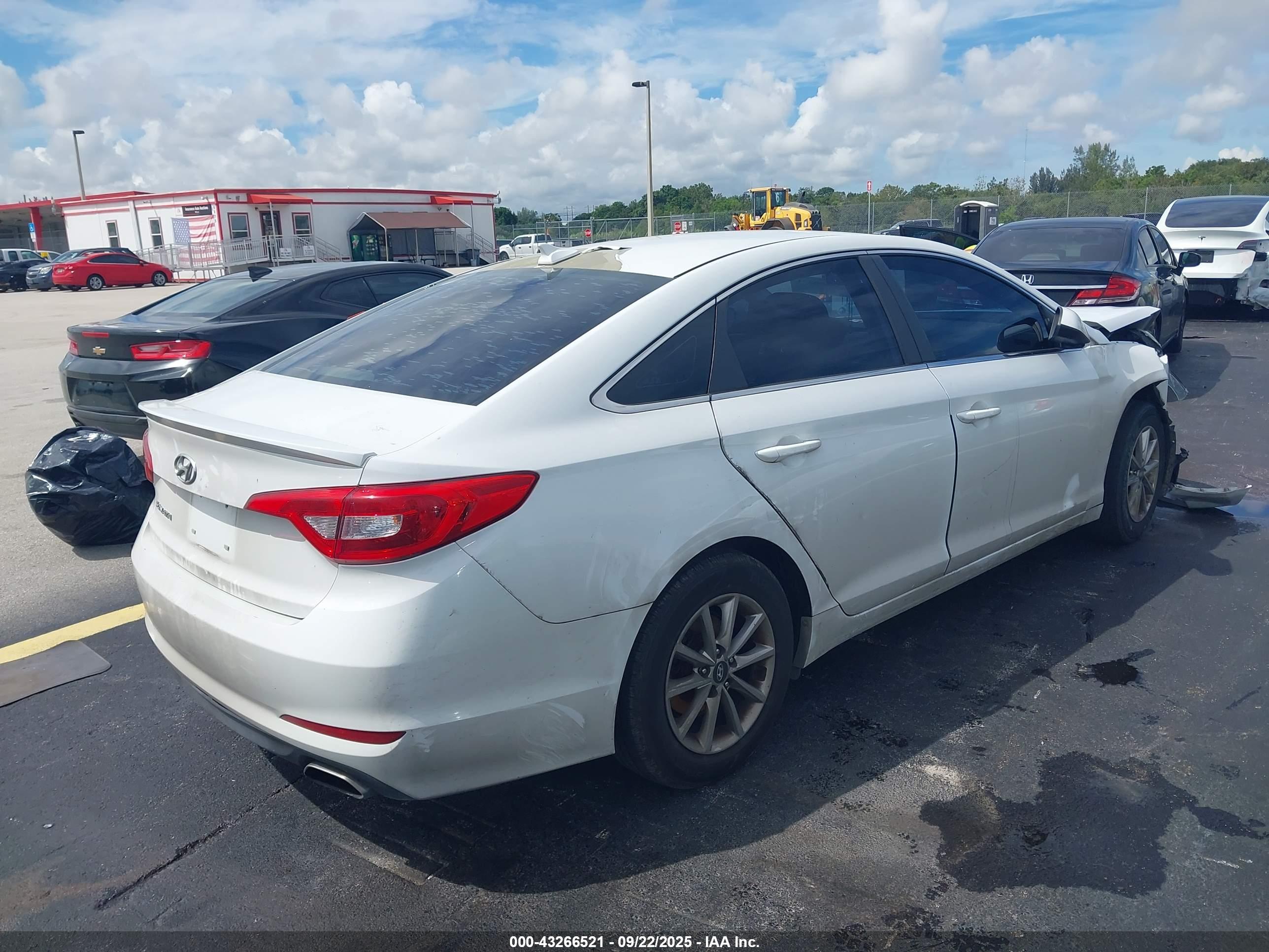 HYUNDAI SONATA image 4