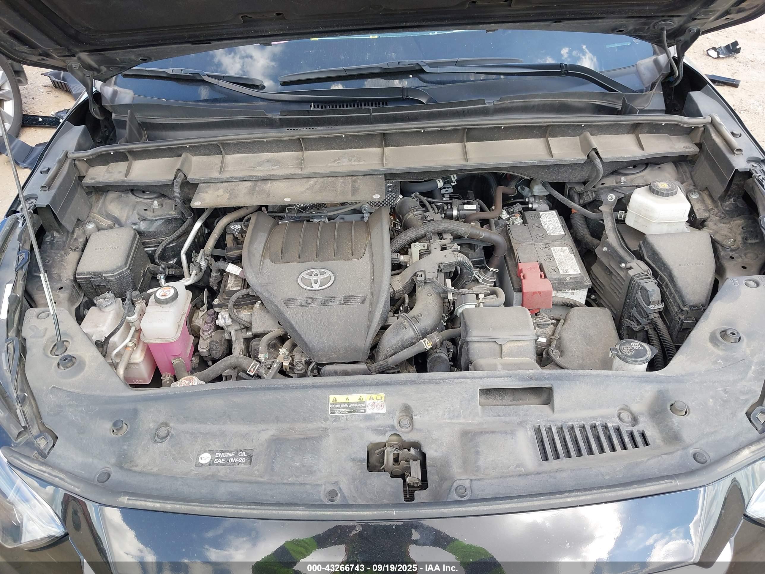 TOYOTA HIGHLANDER image 10